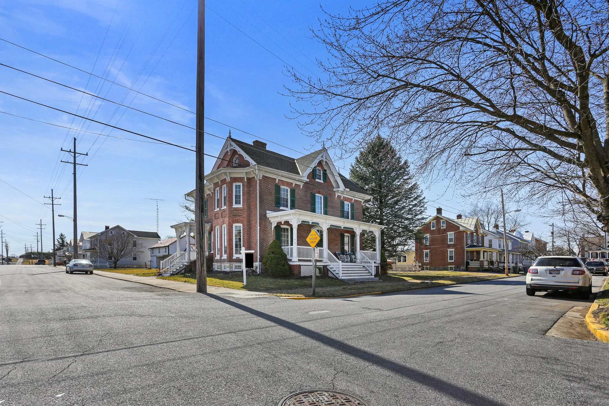 33 West Broadway Street_003.jpg