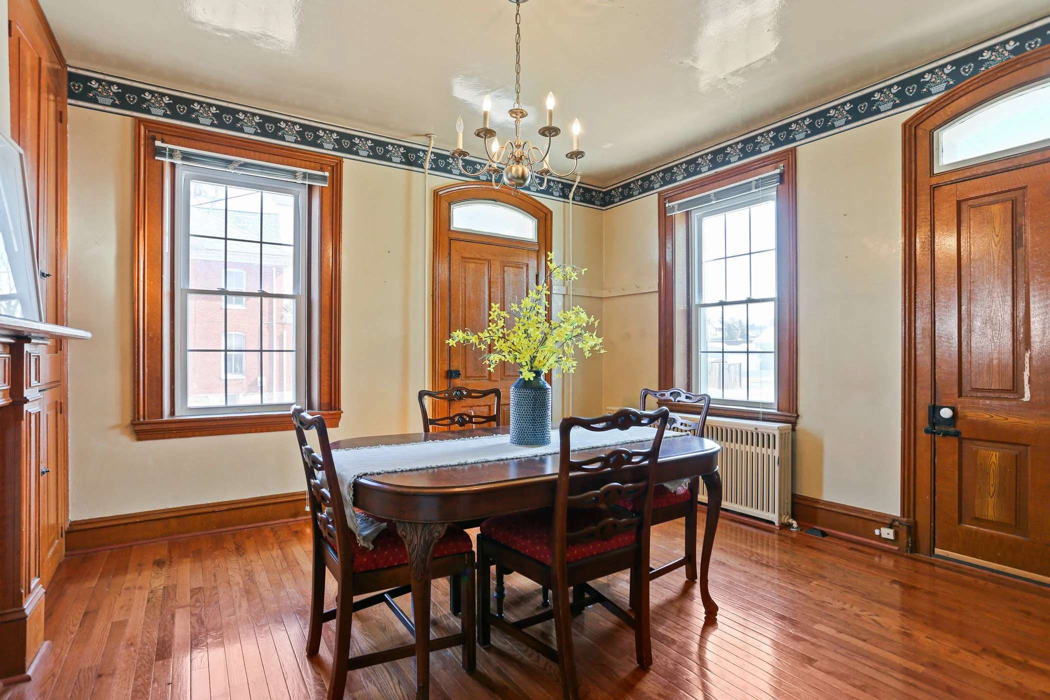 33 West Broadway Street_016.jpg