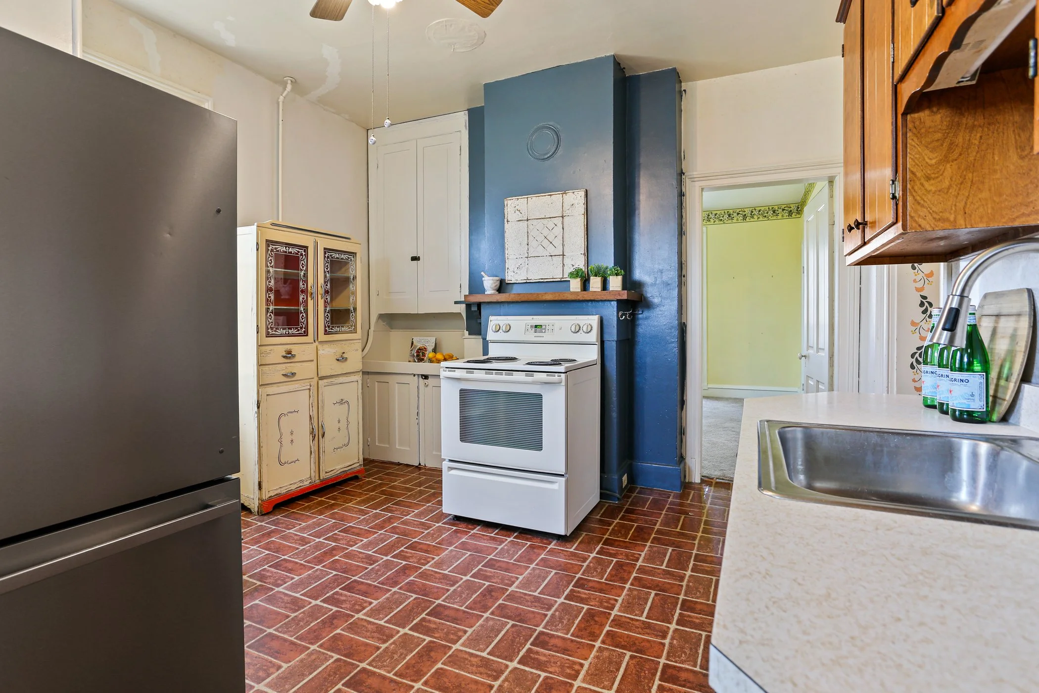 33 West Broadway Street_021.jpg