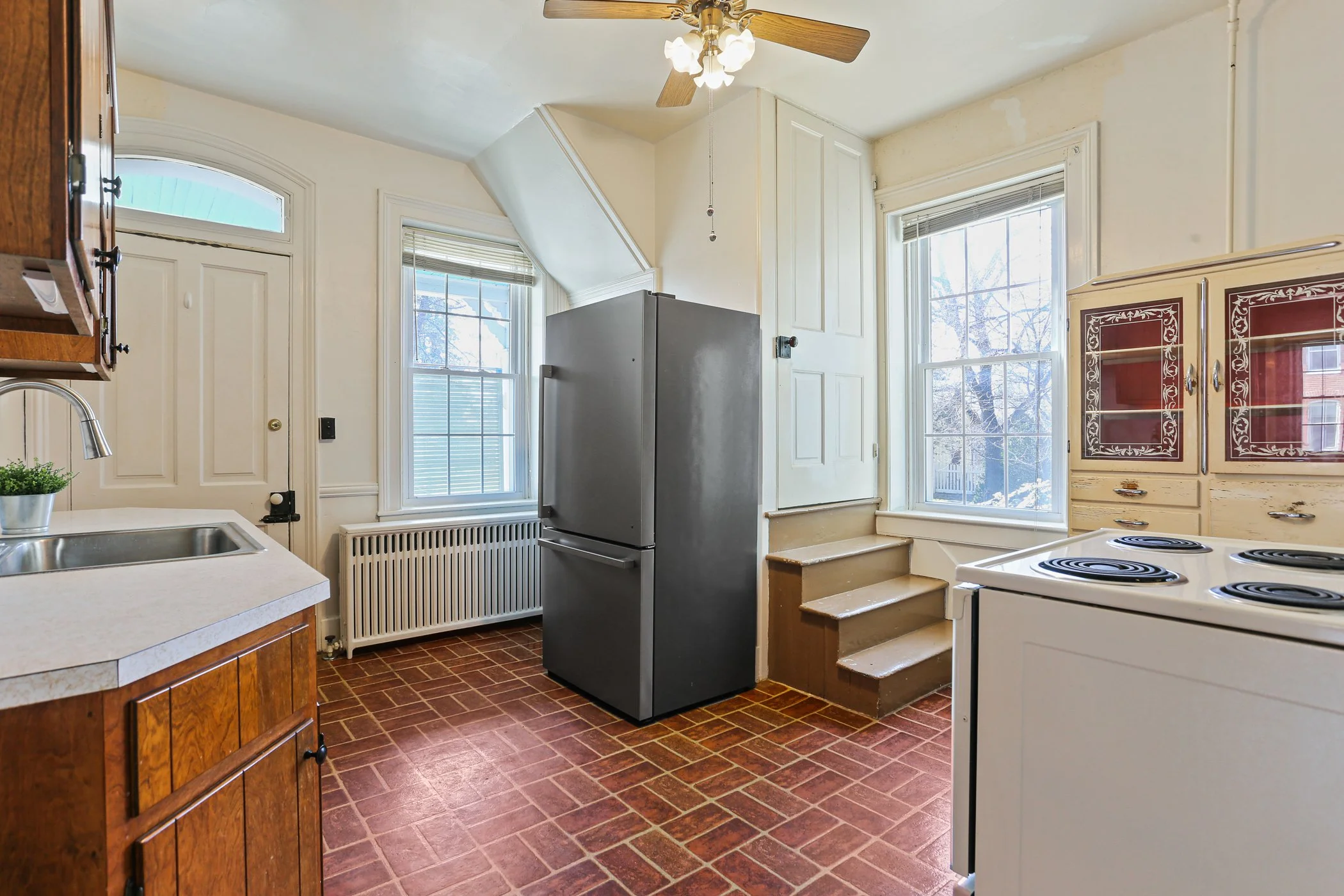 33 West Broadway Street_019.jpg