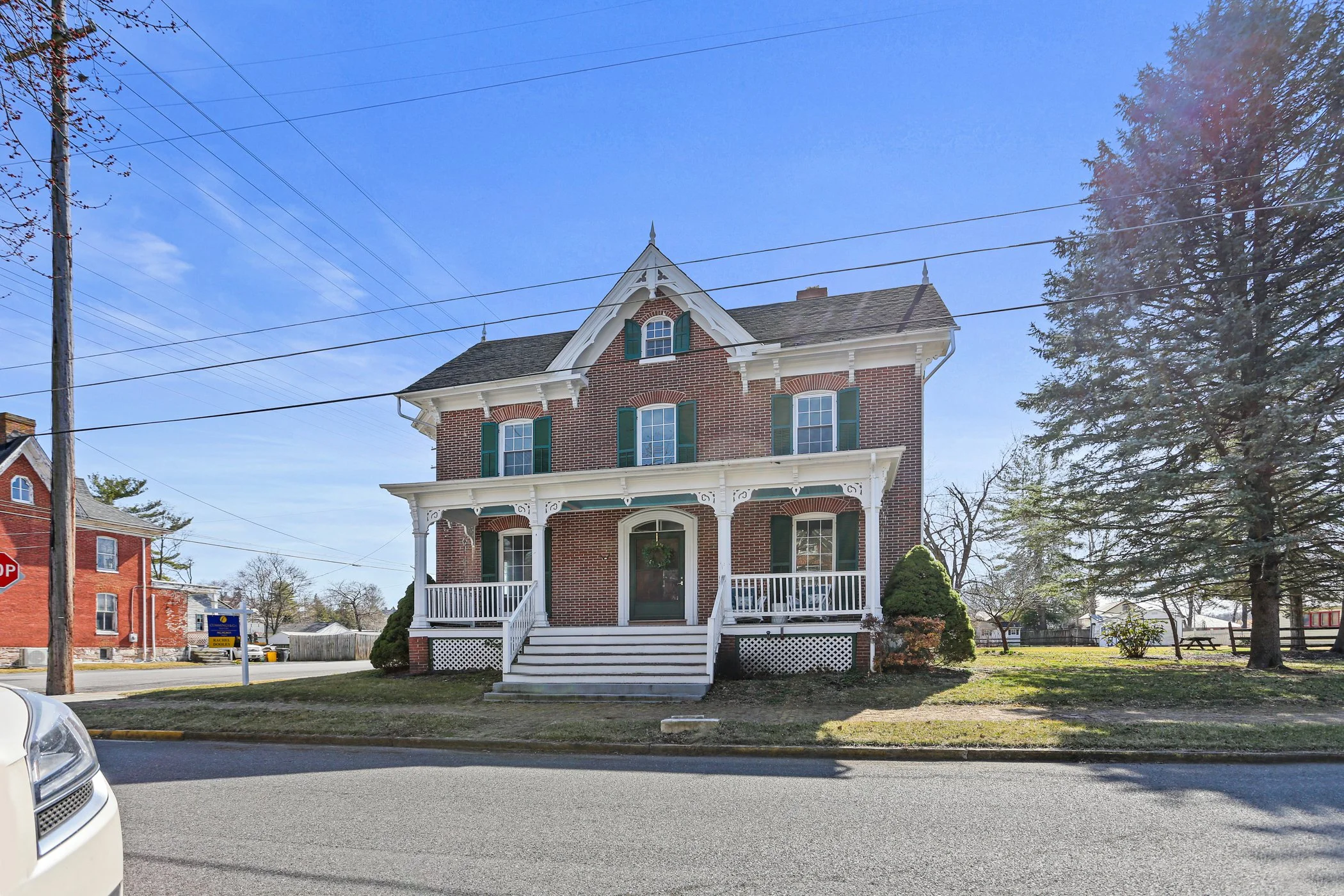 33 West Broadway Street_009.jpg