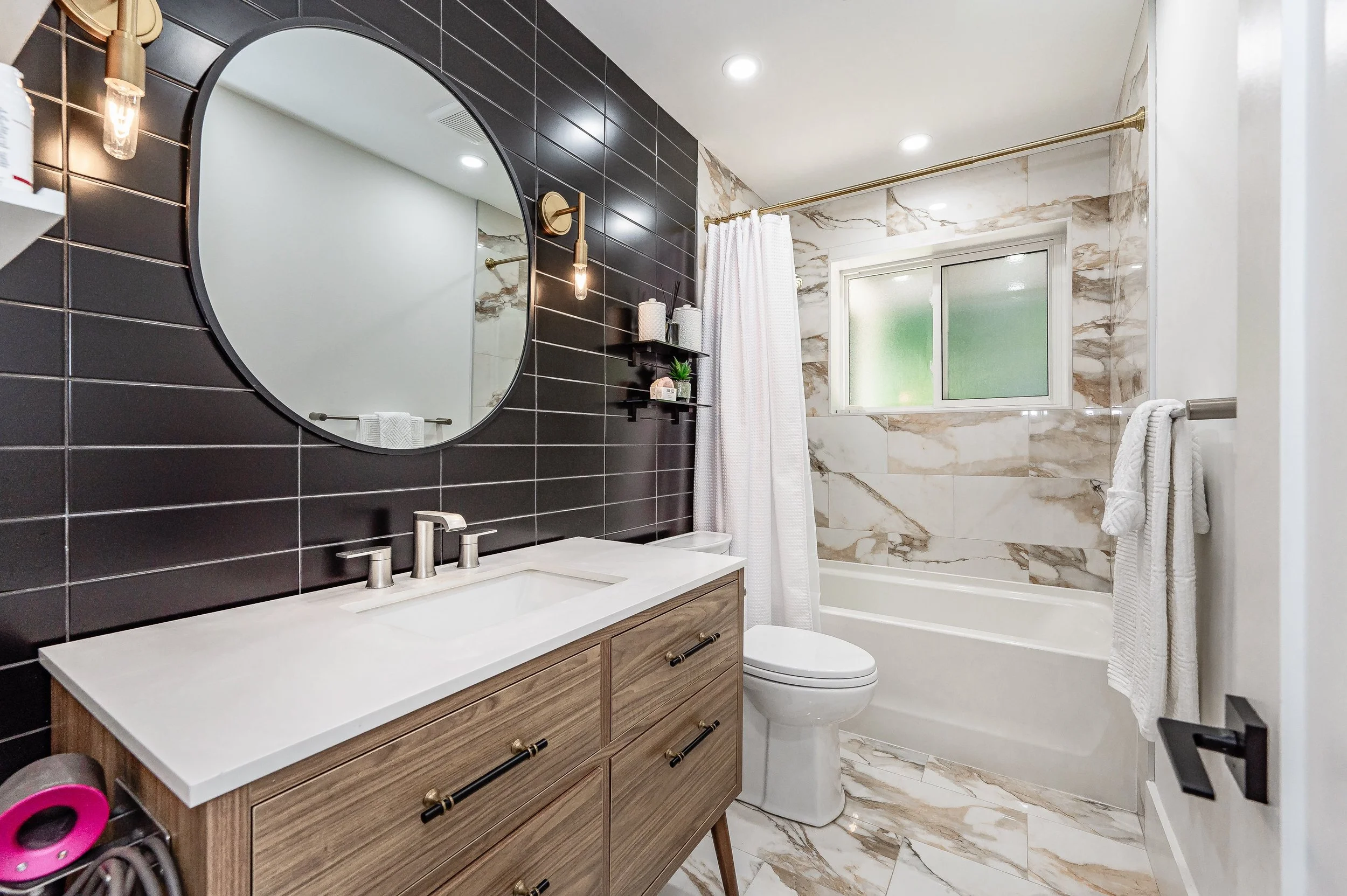 202 Riverplace_9.jpg