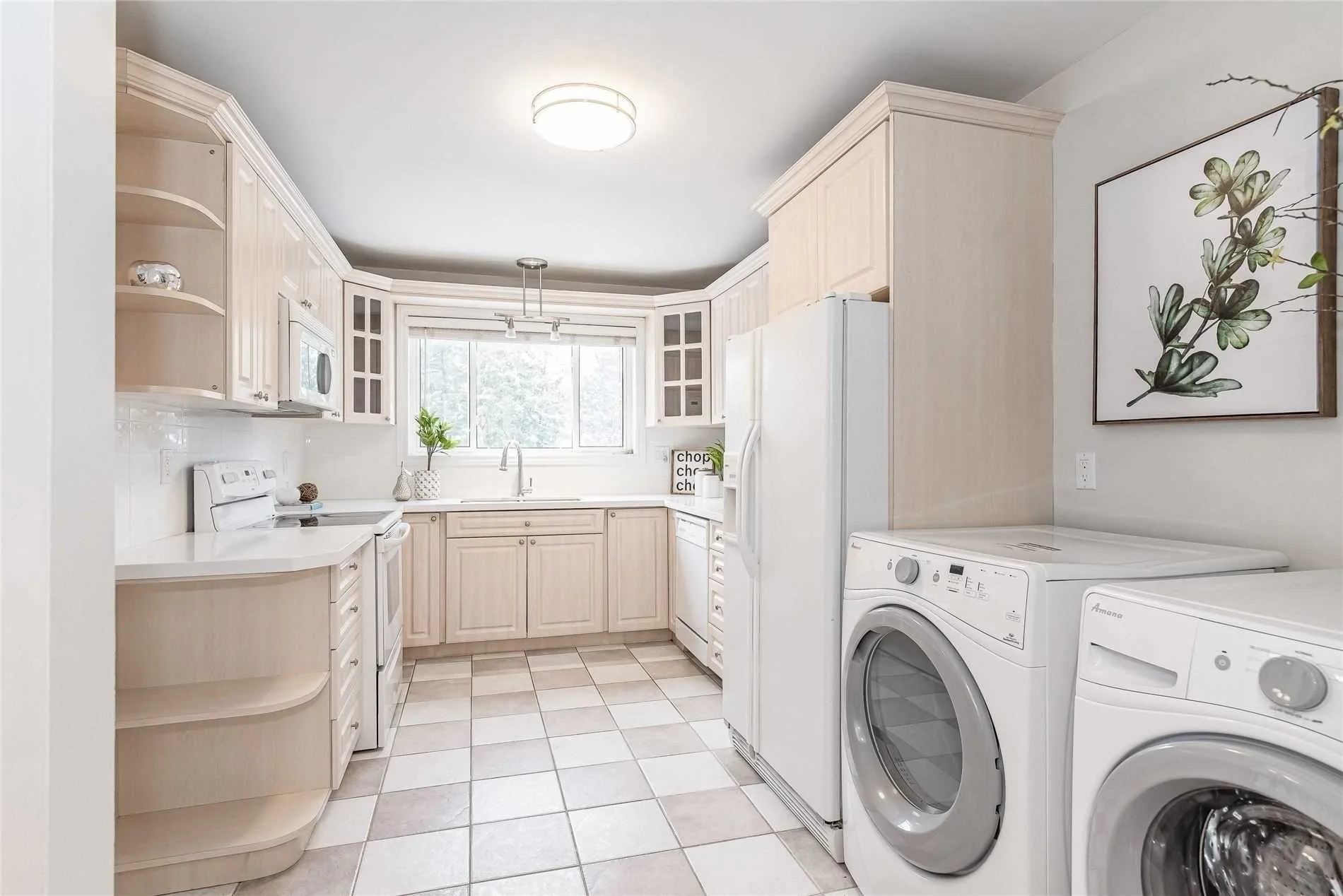 1736 Oberon Crescent_13.jpg
