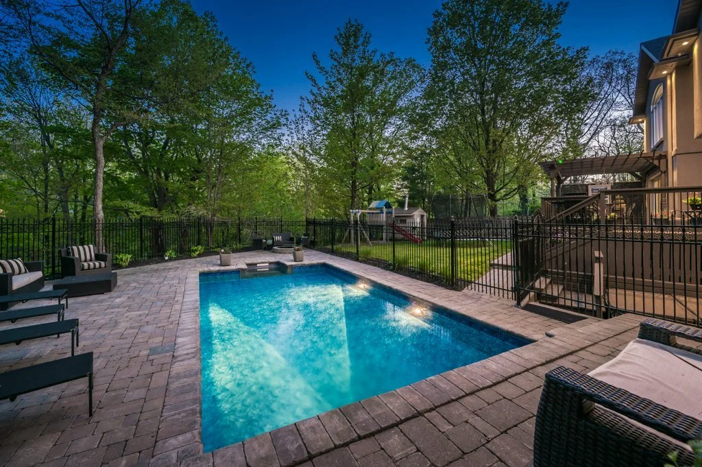 1302 Hillview Cres_21.jpg