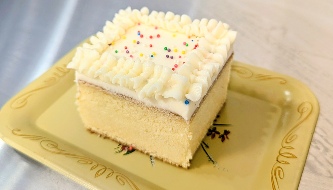 bizcocho de novia vanilla cake with vanilla butter cream
