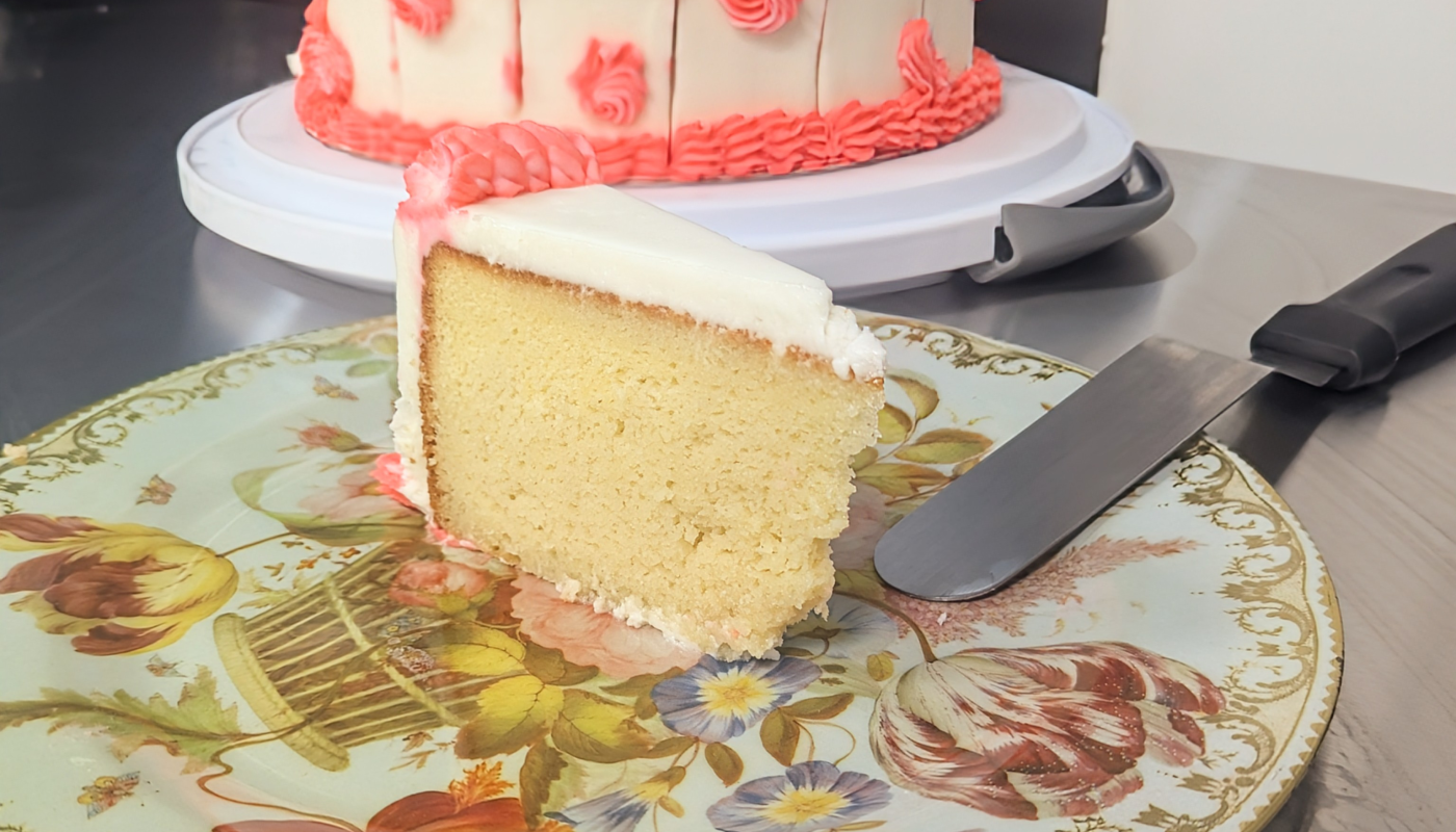 bizcocho mojadito almond cake... its magic....