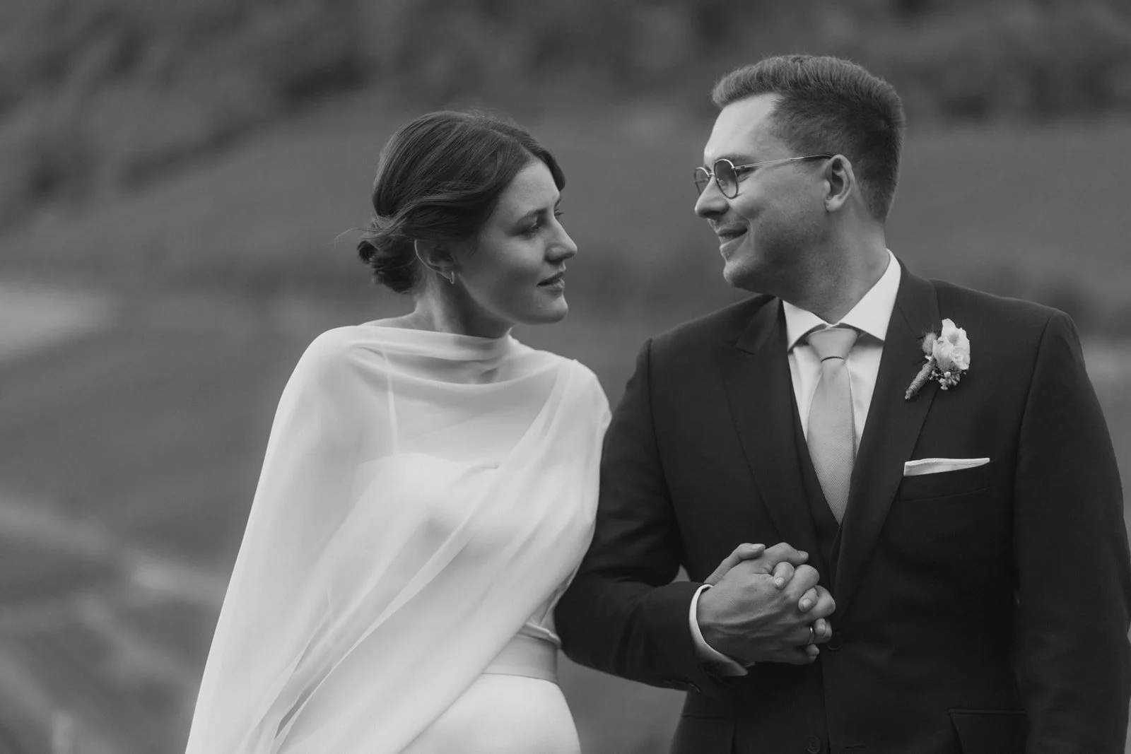 Weingut Dr. Wehrheim Landau in der Pfalz Brautpaar Hochzeit Oana Balan @oanasphoto