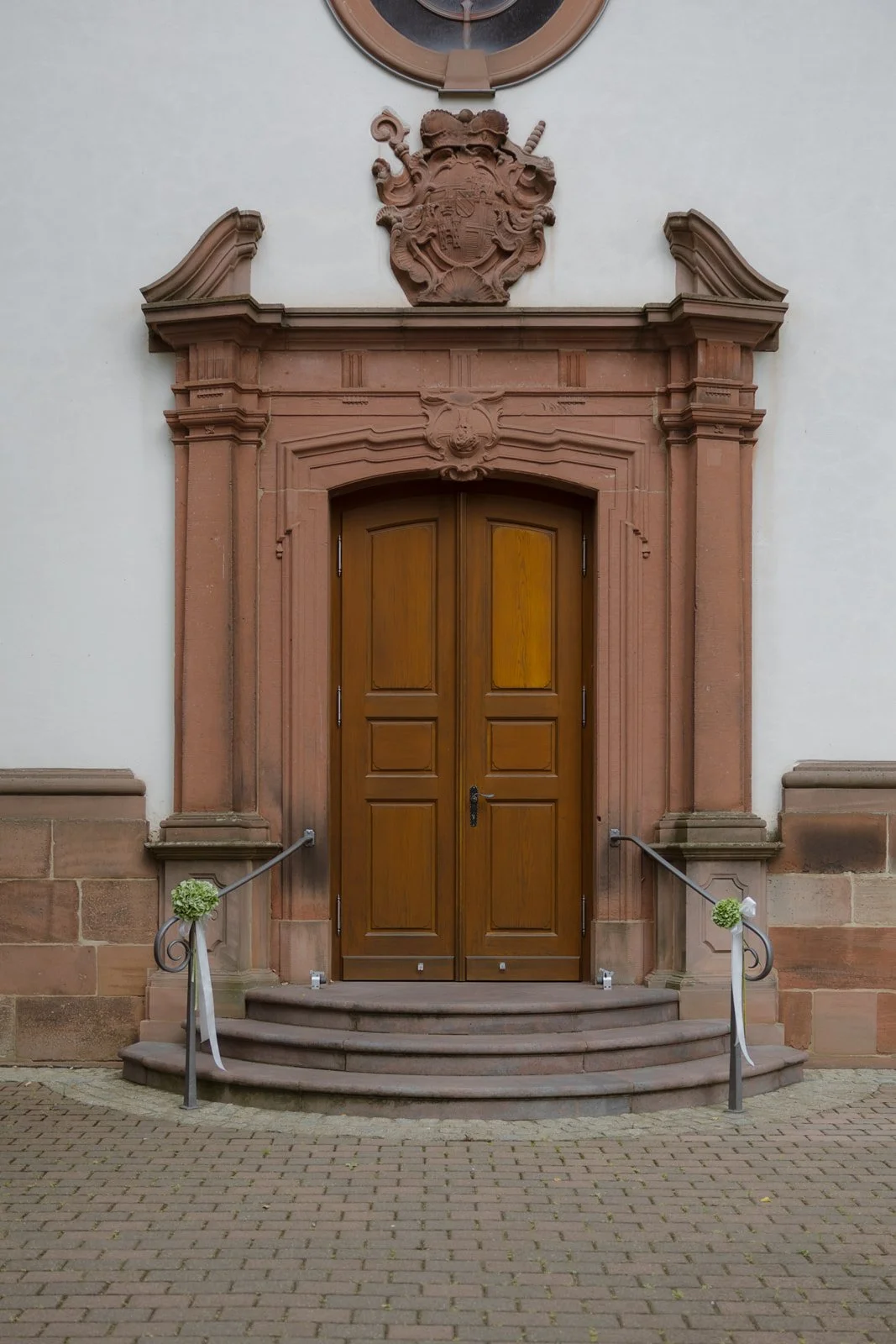 Weingut Dr. Wehrheim Landau in der Pfalz Brautpaar Hochzeit Oana Balan @oanasphoto