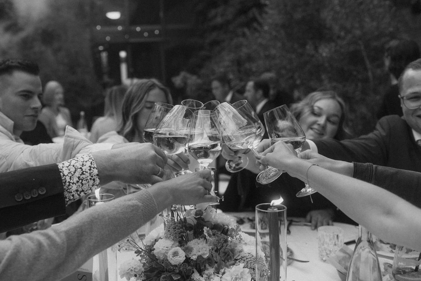 Weingut Dr. Wehrheim Landau in der Pfalz Brautpaar Hochzeit Oana Balan @oanasphoto Wein