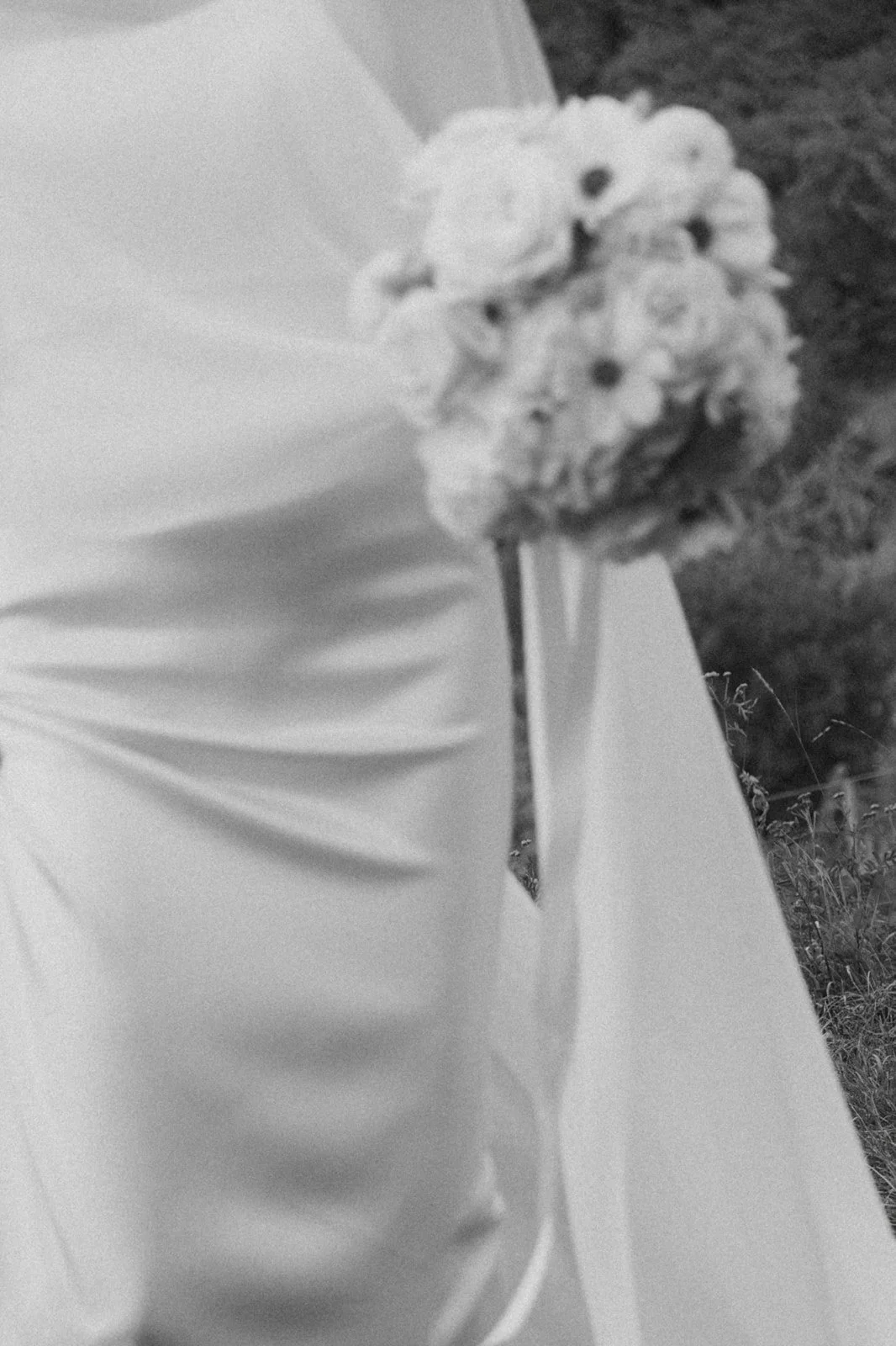 Weingut Dr. Wehrheim Landau in der Pfalz Brautpaar Hochzeit Oana Balan @oanasphoto My Bridal Boutique Heidelberg Blumen von Blattgold