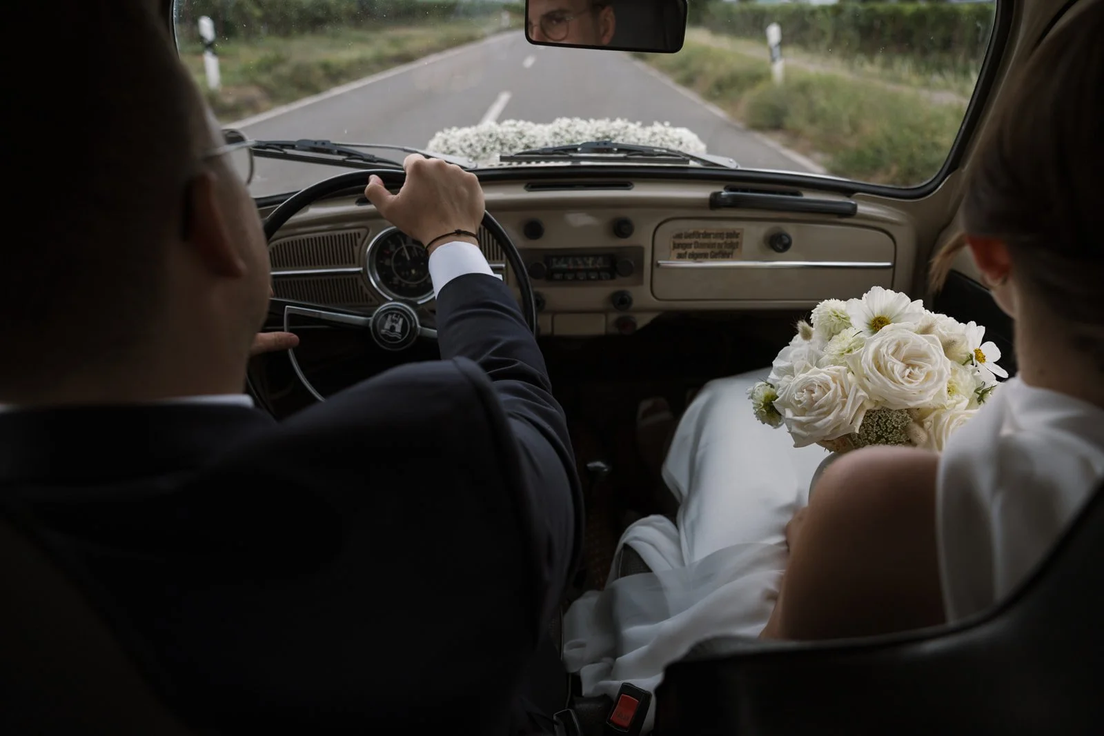 Weingut Dr. Wehrheim Landau in der Pfalz Brautpaar Hochzeit Oana Balan @oanasphoto