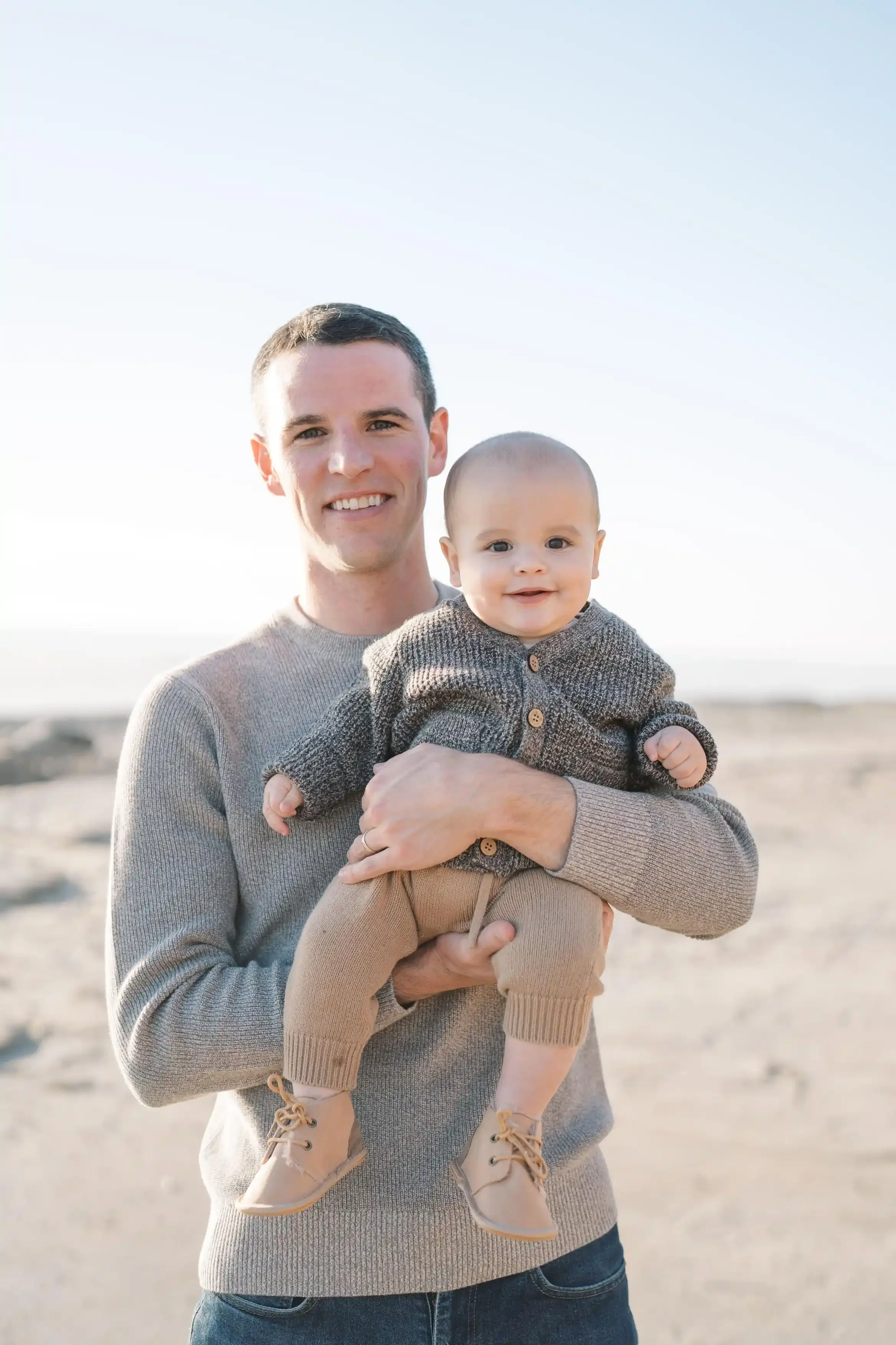 newport-back-bay-family-photos-morning-light.webp