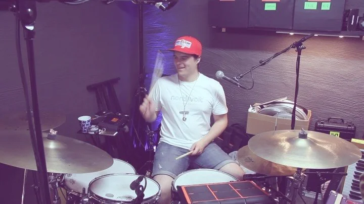 H&auml;r kommer en till Live-In-Studio session till med CARCAMO fr&aring;n 2018 som legat o dammat p&aring; en h&aring;rddisk&hellip; 

Denna g&aring;ngen: 
&rdquo;Hannah Montana&rdquo; 💁🏼&zwj;♀️
&hellip;en plojig titel med ett djupare budskap. 

S