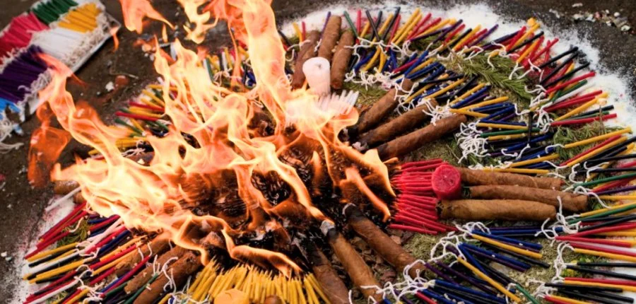 Chichicastenango más allá del mercado: un viaje íntimo al corazón de la cultura maya