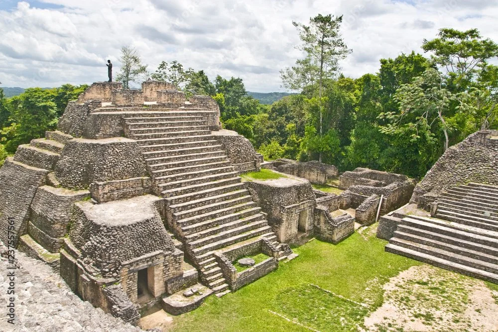 Ruinas mayas Caracol.jpeg