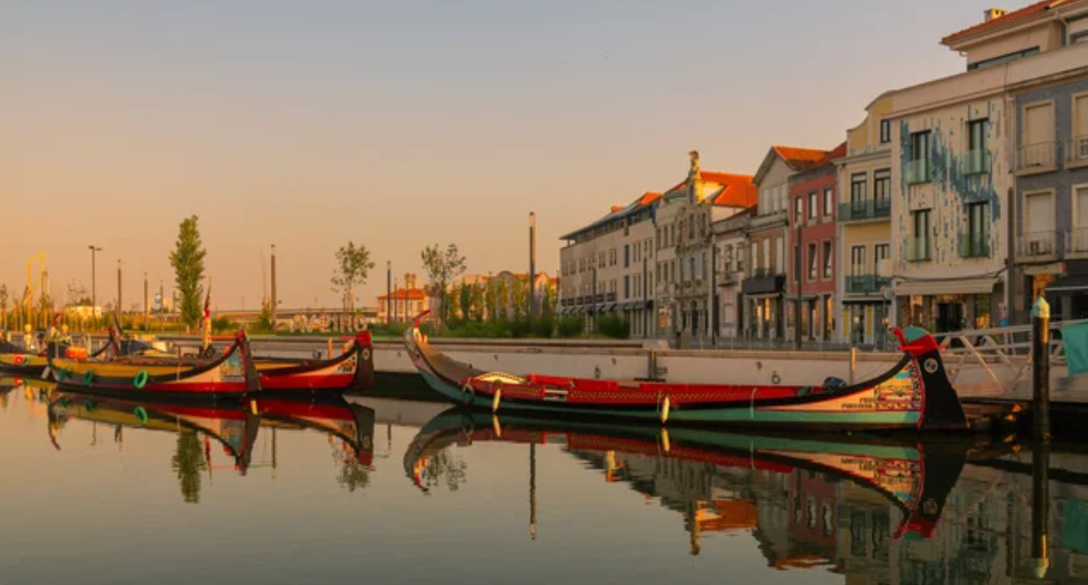 Aveiro: la Venecia de Portugal entre canales, arte y tradición.