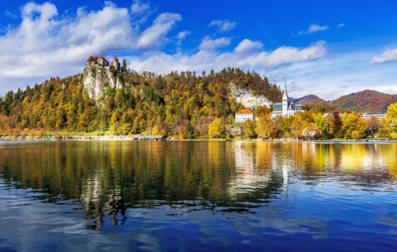 Eslovenia - Lago.png