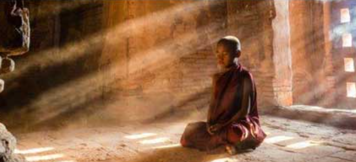 Oración y meditación al amanecer con los monjes en Ladakh