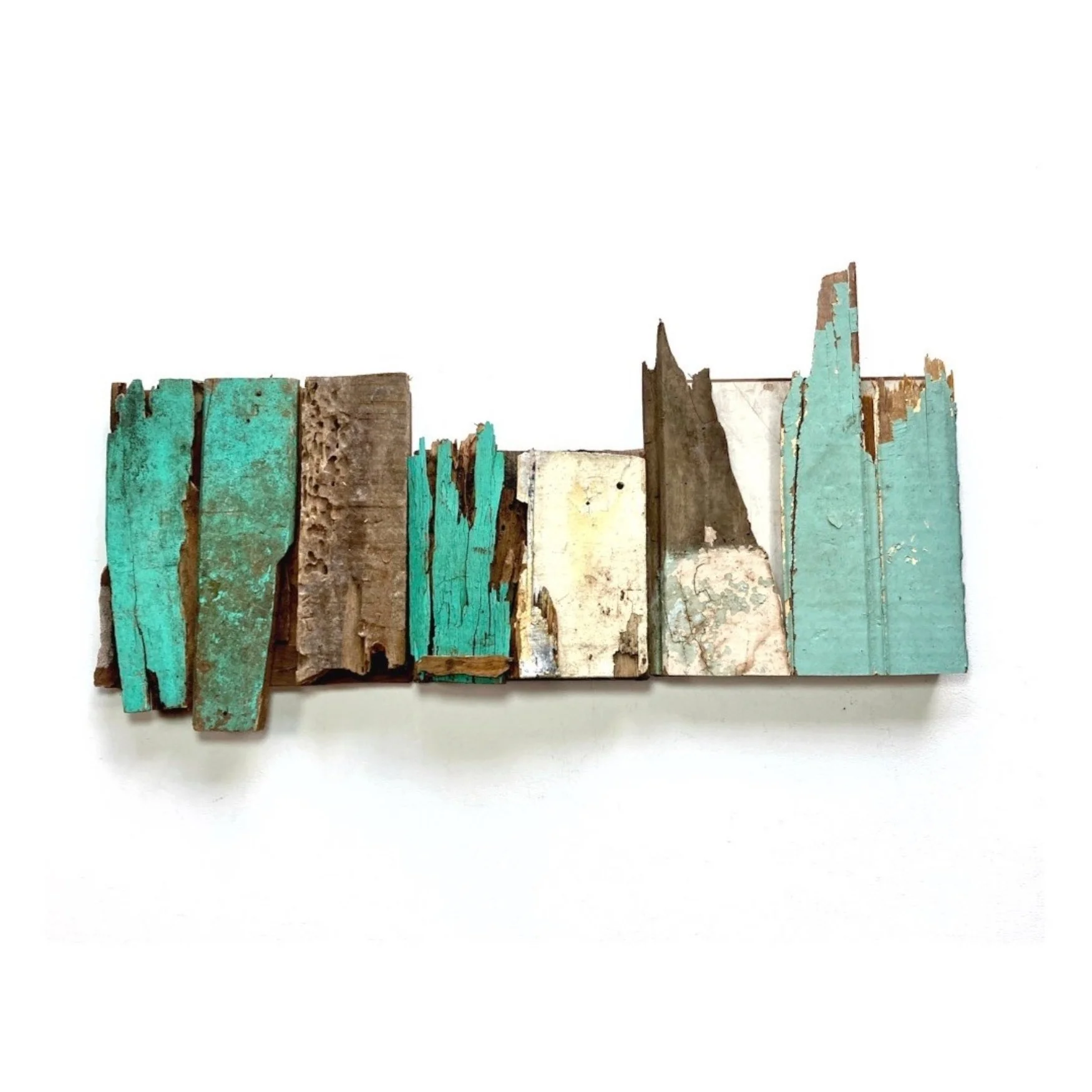 Sin título, 2022, Ensamblaje, maderas encontradas, dimensiones variables