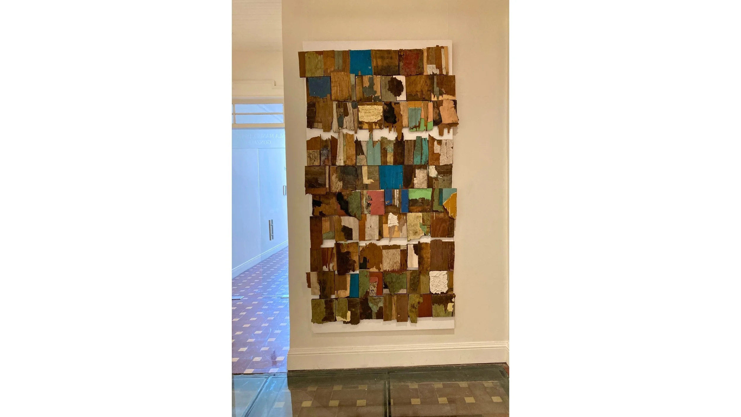 Espacios de hacinamiento, 2023. Mixta, maderas encontradas, 122 x 244 cm. Museo Calderón Guardia. Intersecciones Situadas
San José, Costa Rica