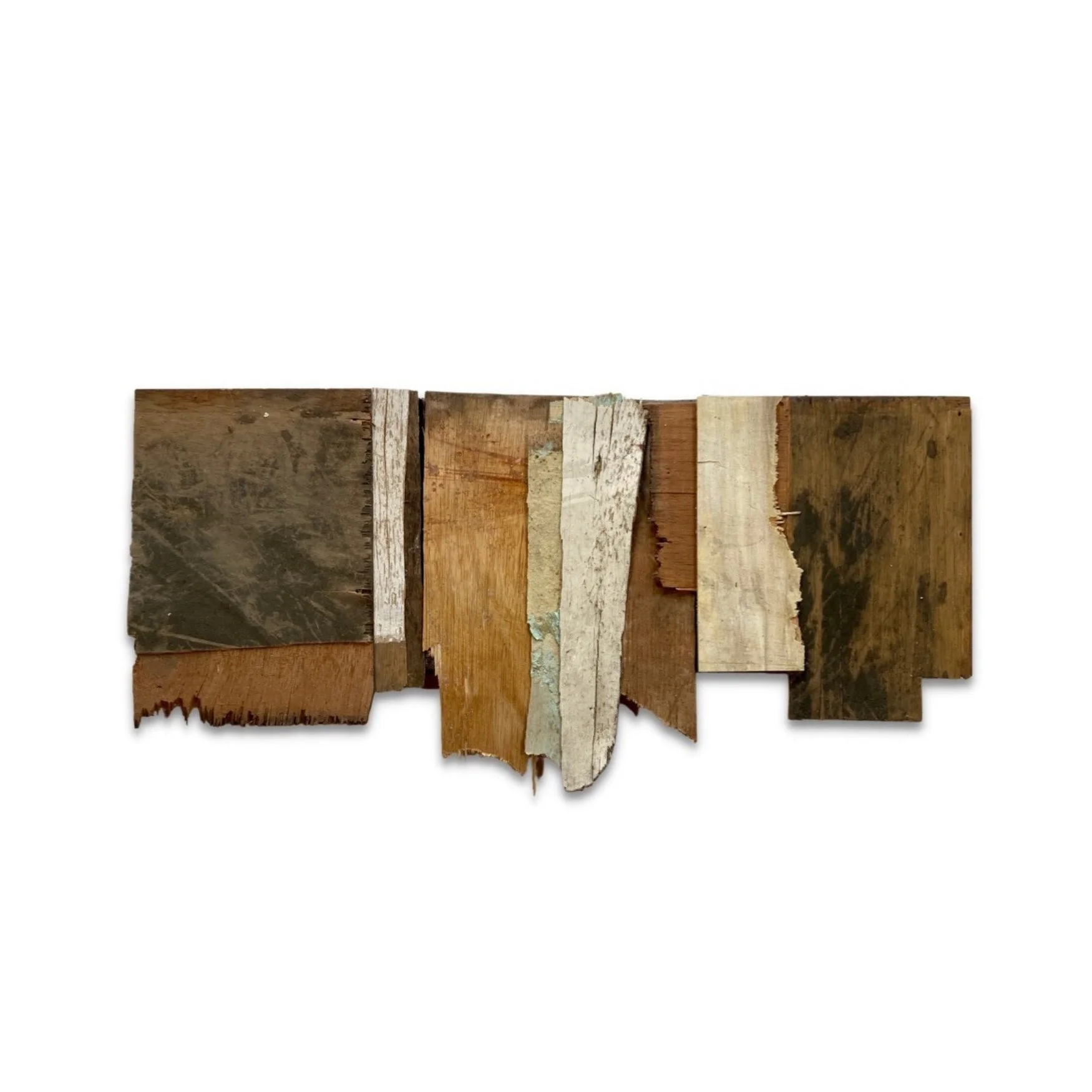 Sin título, 2022, Ensamblaje, maderas encontradas, dimensiones variables