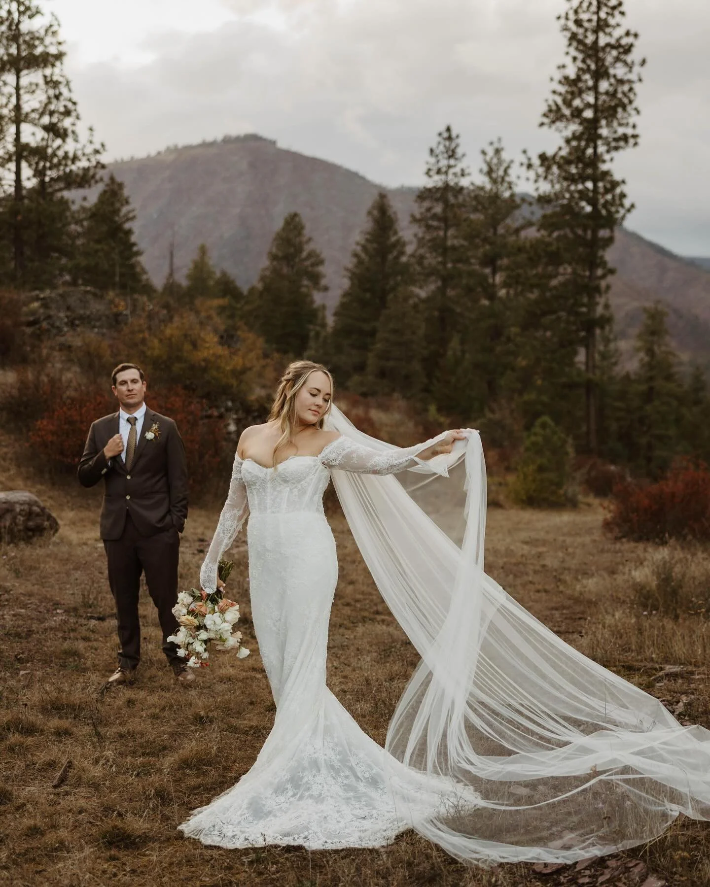 Frames from my *cries* very last wedding @whiteravenvenue &lt;/3 with the SWEETEST @caradeegs !! From her perfect touch to everything, to the most expressive crowd I&rsquo;ve ever witnessed, it was the PERFECT October day in Alberton, Montana. 

Also