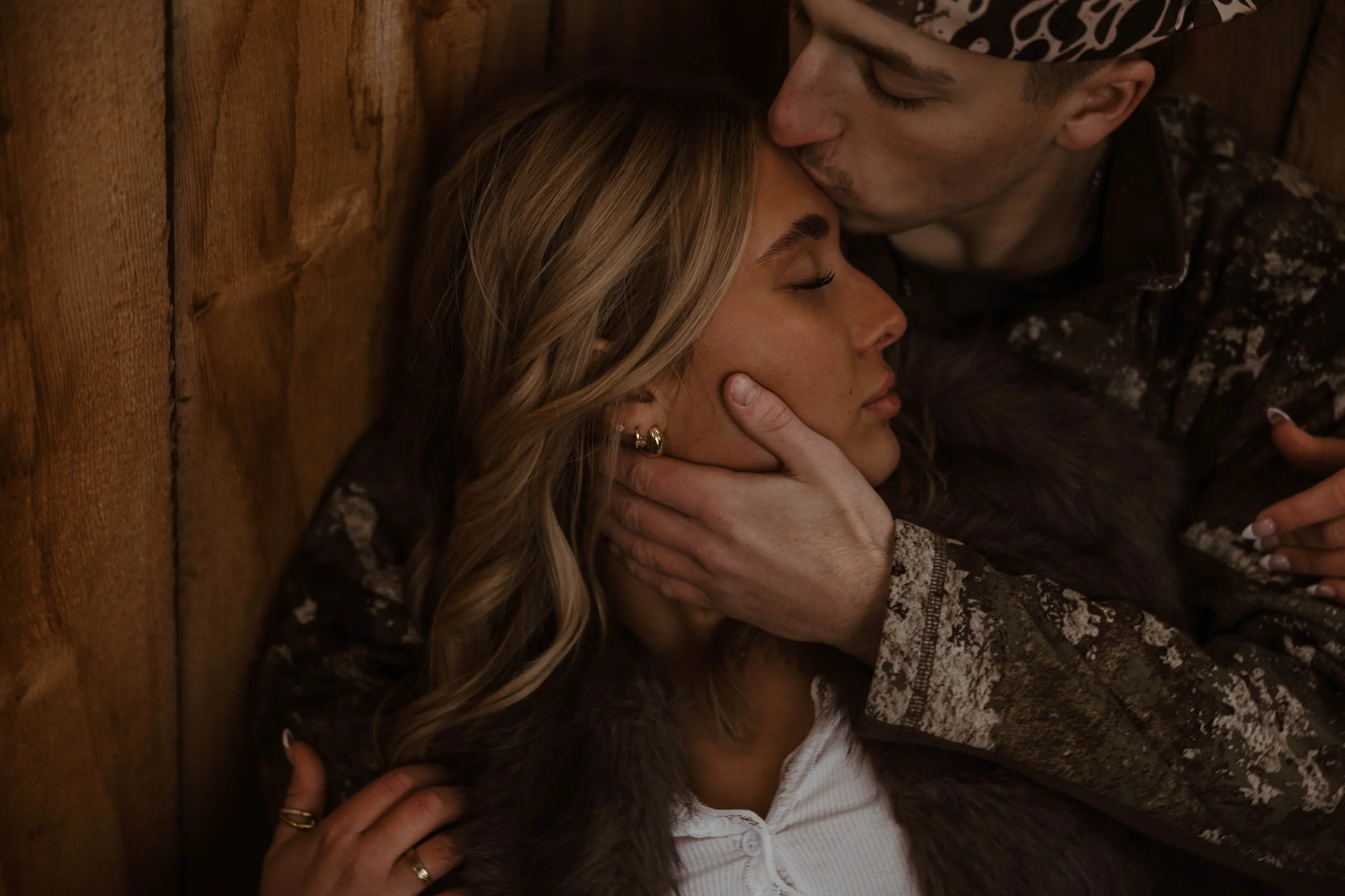 Intimate and Cozy Cabin Inspo