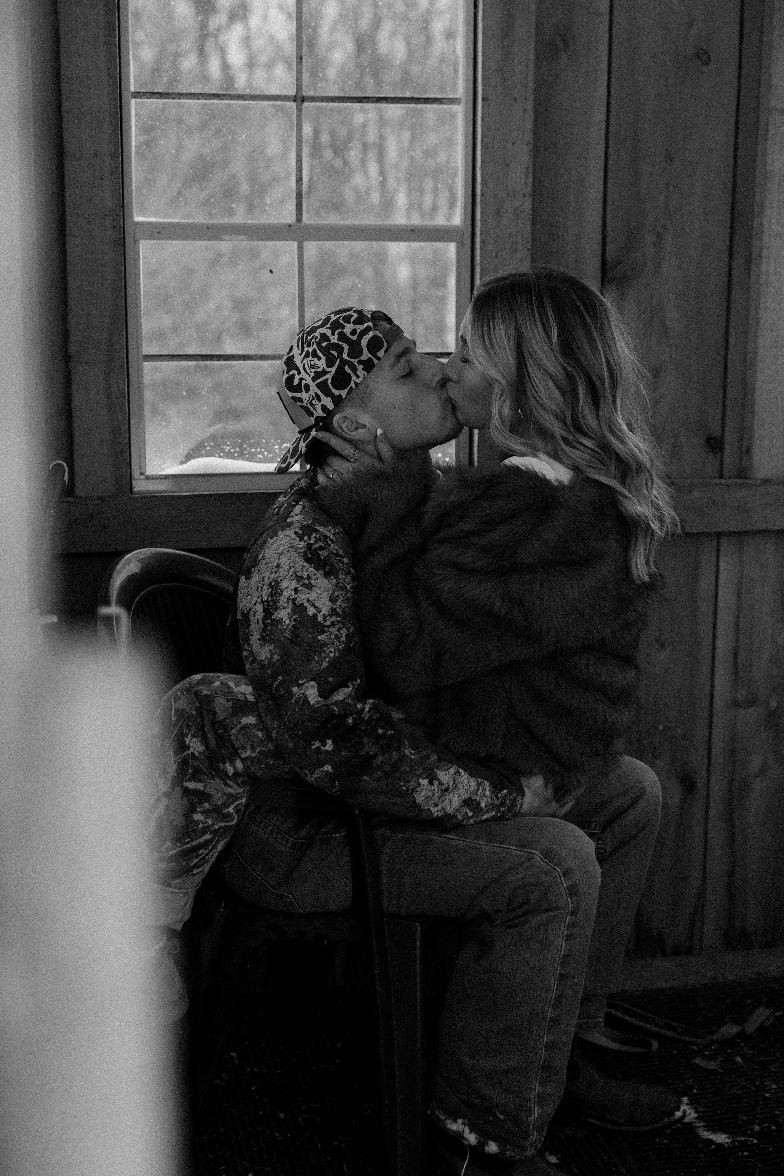 Romantic and Authentic Cabin Snowy Couples Inspo