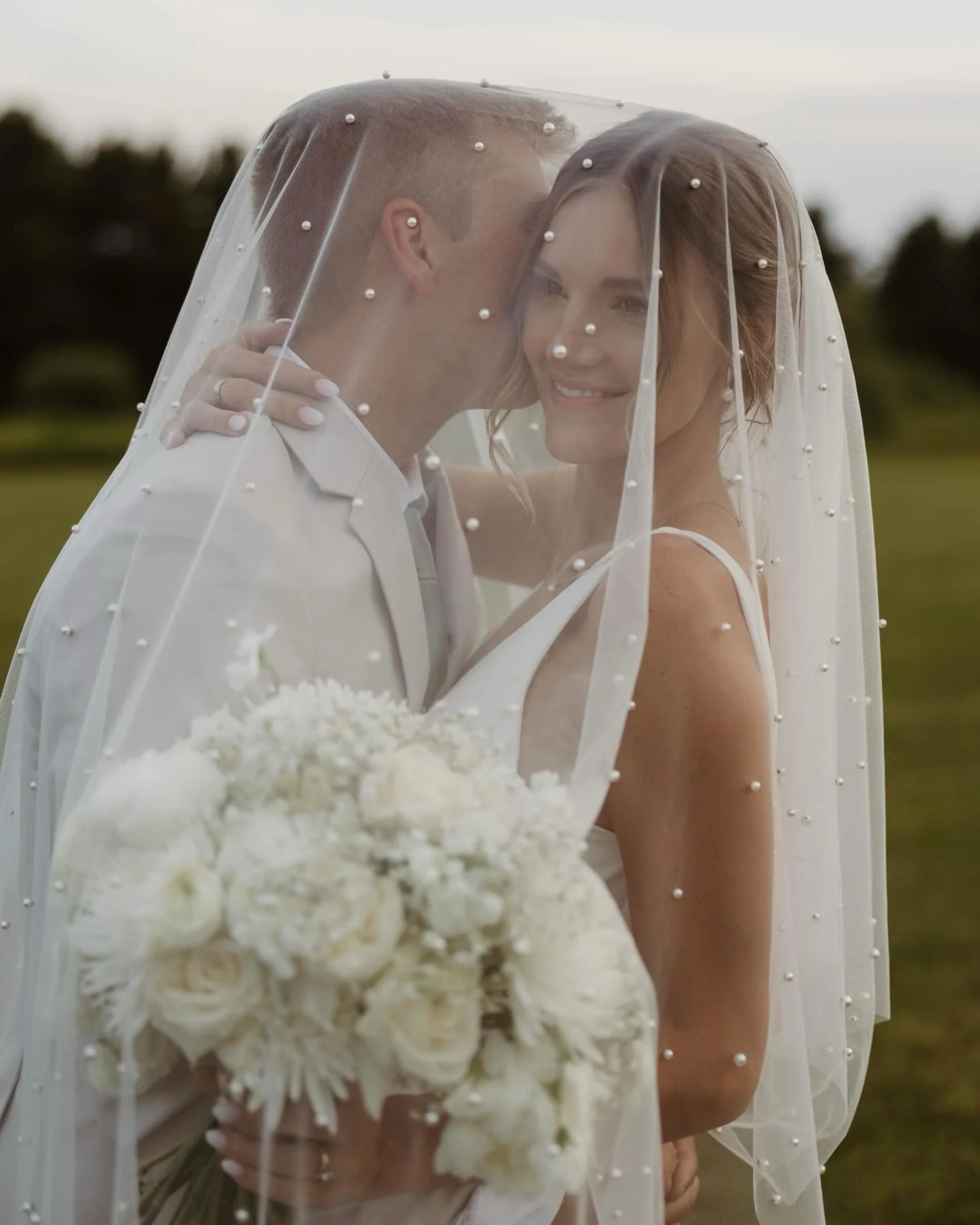 More frames from Jake + Lauren&rsquo;s perfect day in Western New York <3 best believe I could make 10,000 posts from this day 🥹✨ 

Cover shot by my bestie @mollybrooke_photography