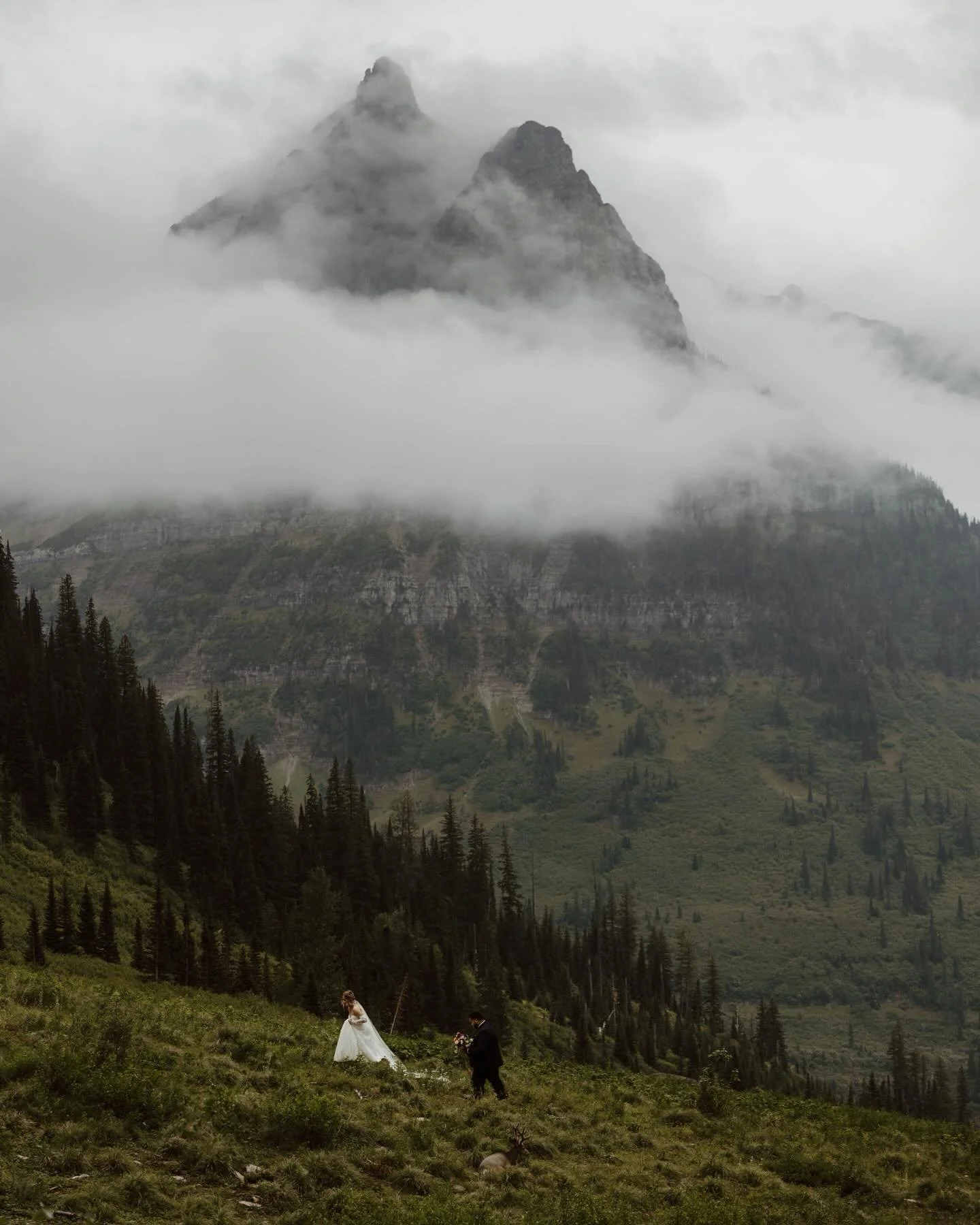 Coming to the @montana_bride Mag Cover near you in THREE WEEKS ✨🥹 

I couldn&rsquo;t be more excited an honored to have Caraline + Rey&rsquo;s precious day get the recognition it deserves 🫶🏼🥹✨