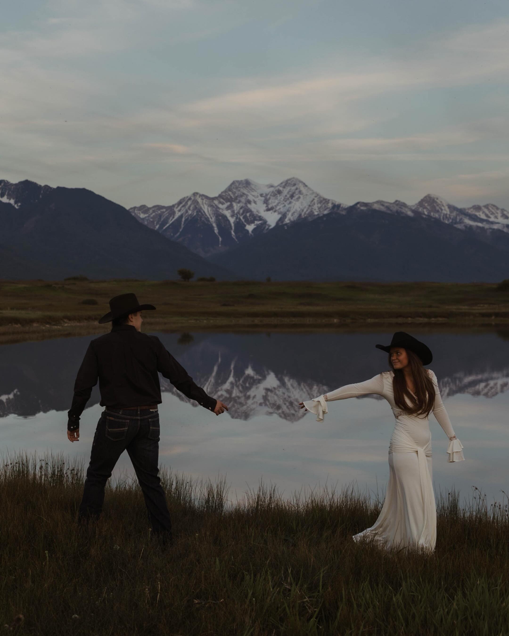 Romantic, intimate, chic love in western Montana