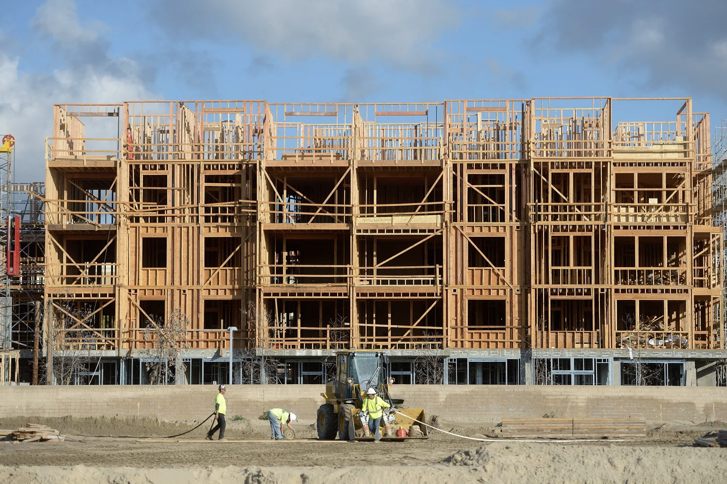 How California Is Keeping Electric Vehicles Out of Reach for Apartment-Dwellers