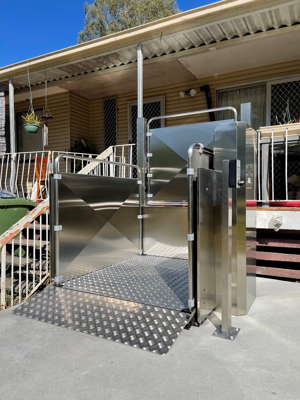Home accessibility lift platform serving Fairhope, Mobile, and Pensacola.