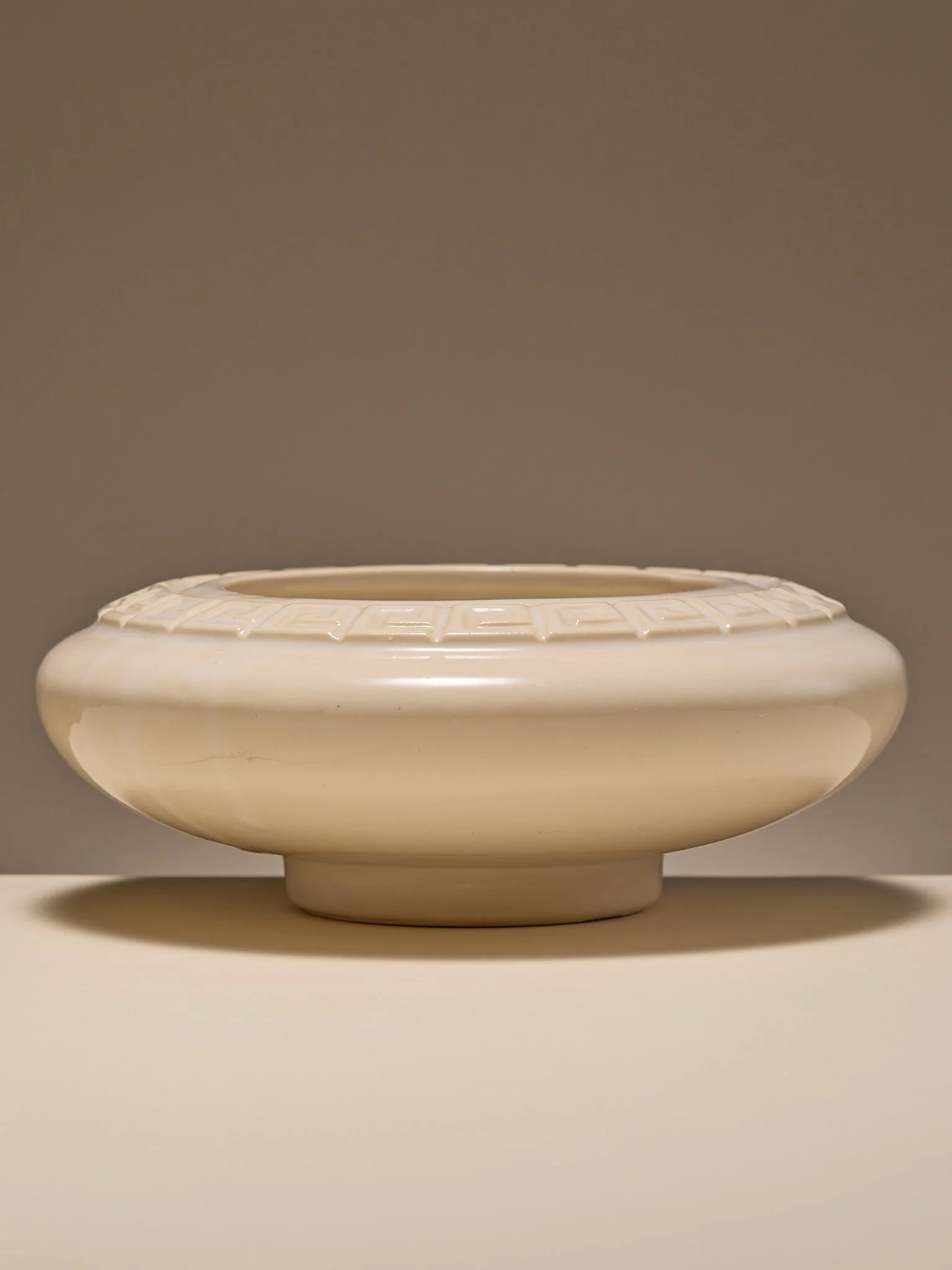 322_TheGreekKeyWhiteCeramicDish_002.jpg
