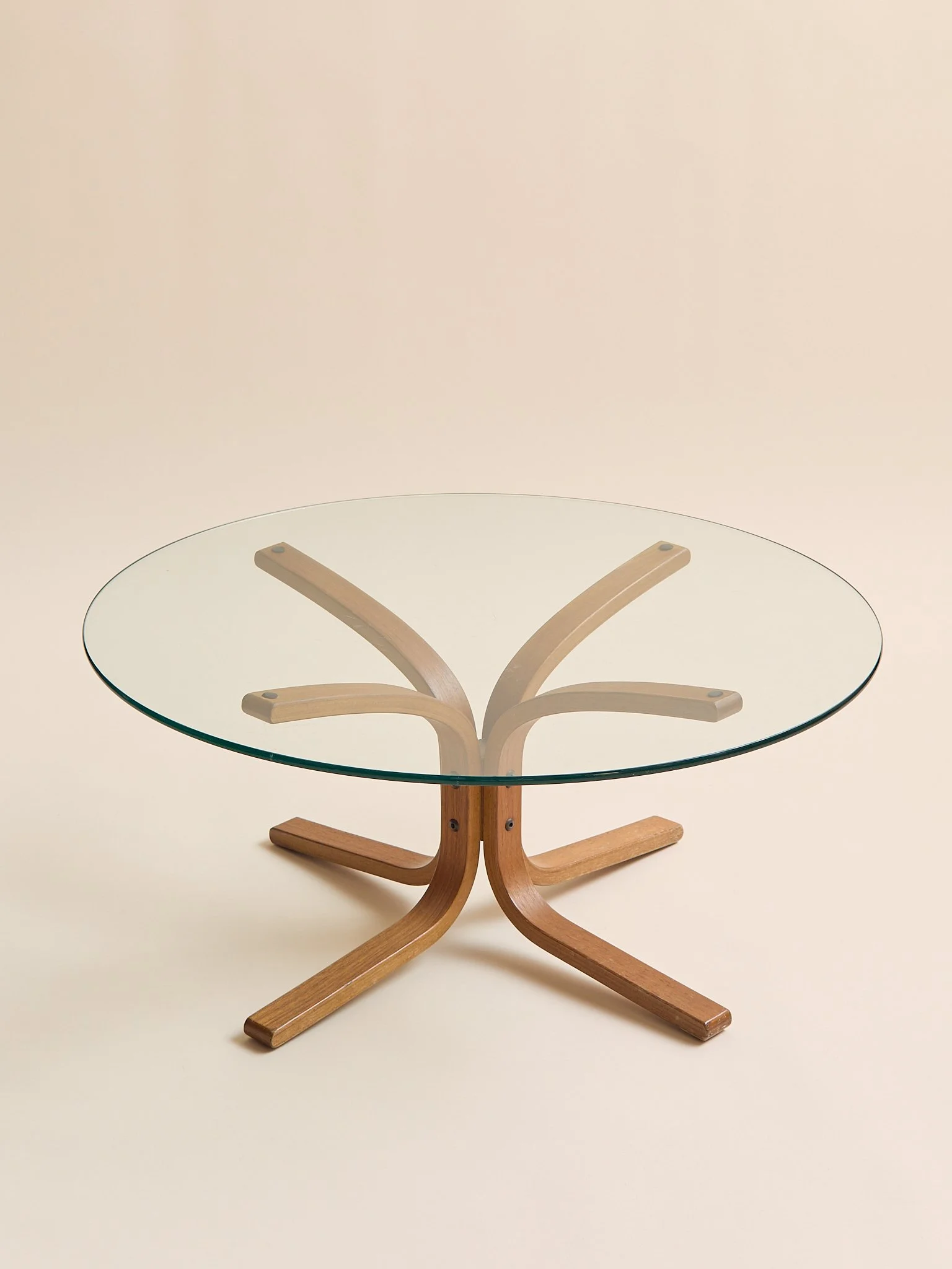 252_TheVintageBentwoodNorwegianRoundGlassCoffeeTable_003.jpg