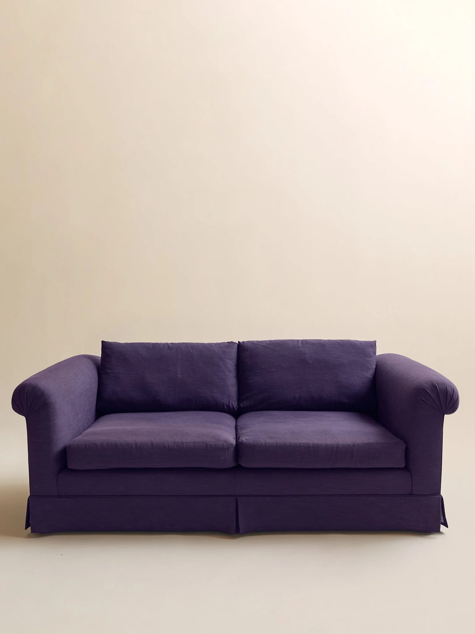 263_TheVintageDeepPlumLinenLoveseat_001.jpg