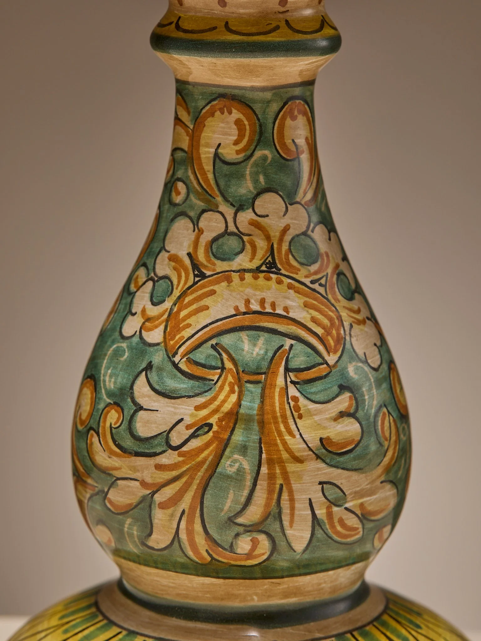 334_TheVintagePairofHandPaintedItalianCeramicCandlesticks_007.jpg