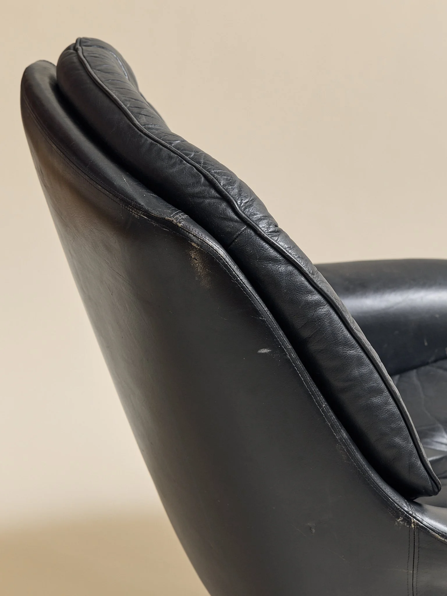 289_TheVintageH.W.KleinforBraminDanishLeatherLoungeChair1960s_12.jpg