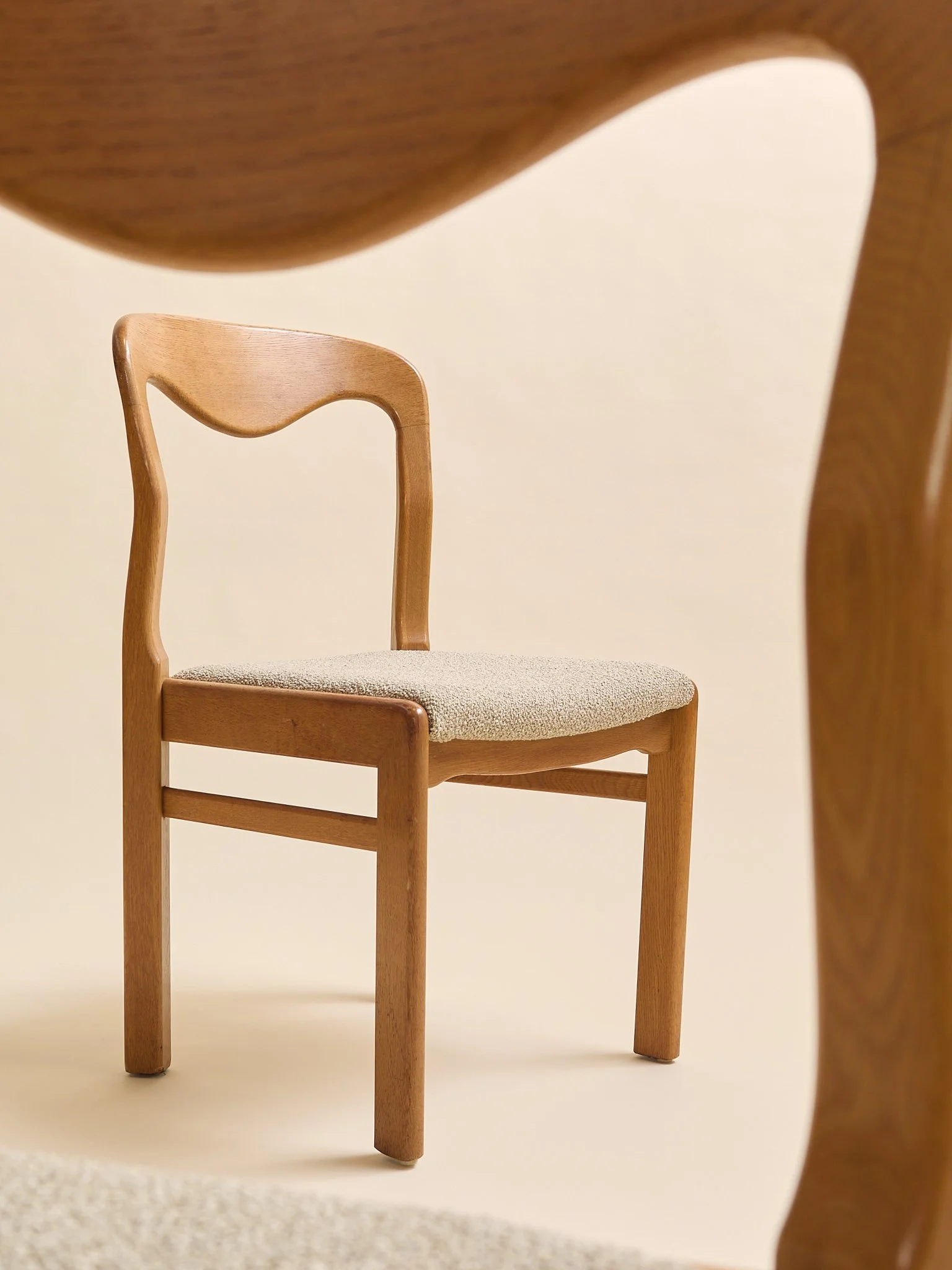 378_TheVintageStyleOfMollerOak&BoucleDiningChairs1970s_10.jpg