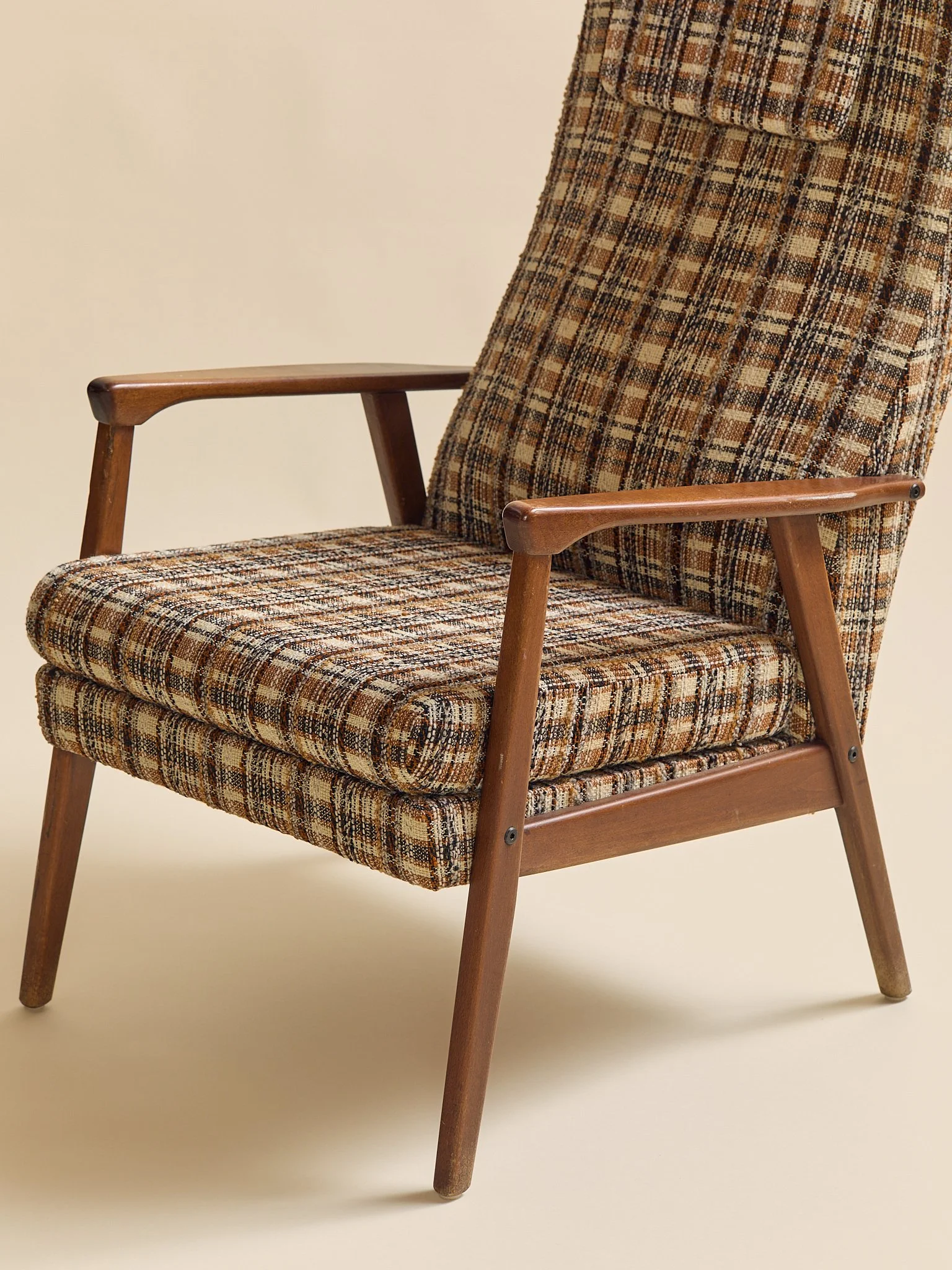 303_TheVintageSwedishLoungeChairC.1960sinthestyleofEkstrom_05.jpg