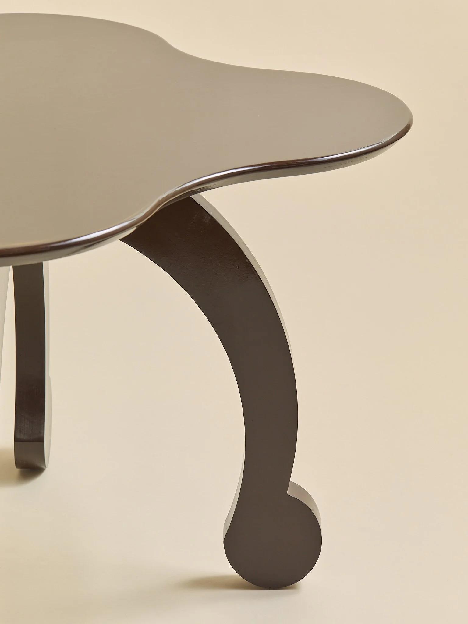 360_TheVintageLacquerCloverTable_05.jpg