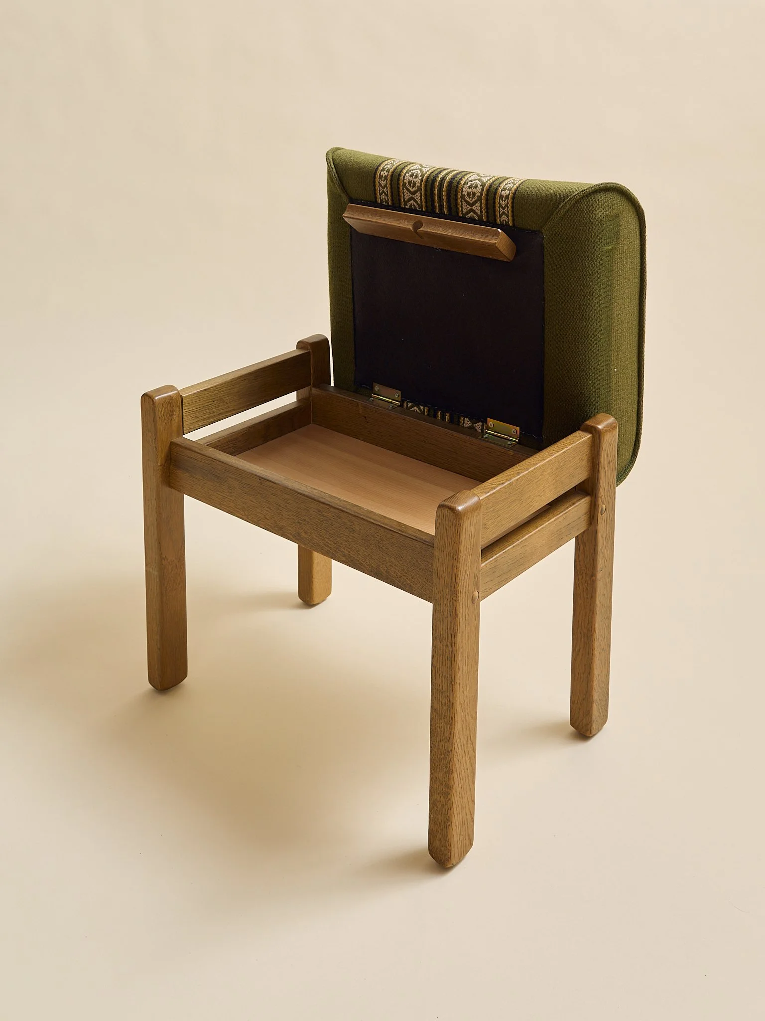 373_TheVintageDanishOakLoungeChairsAttrHenningKjaernulf1960s_2_18.jpg