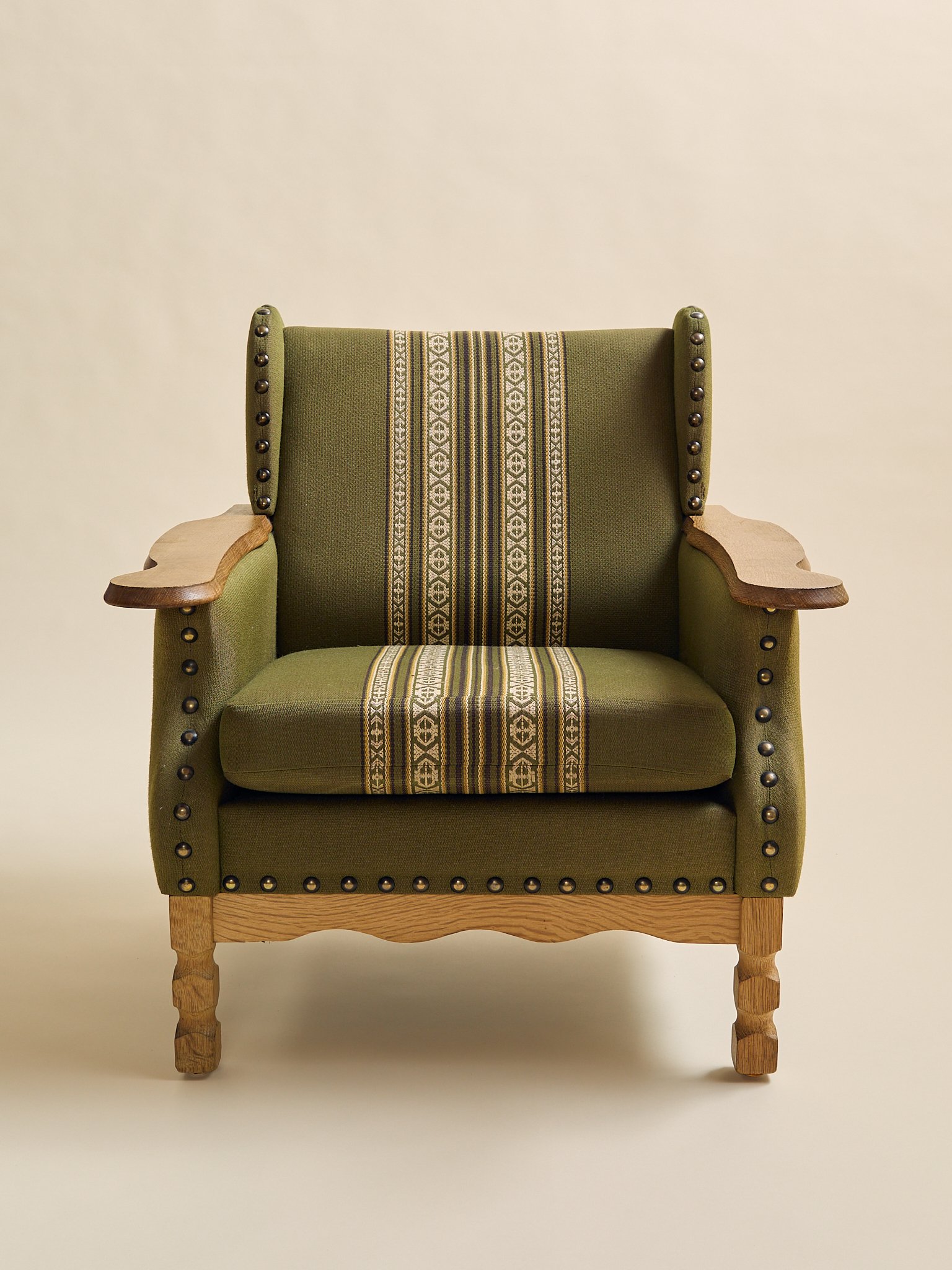 372_TheVintageDanishOakLoungeChairsAttrHenningKjaernulf1960s_01.jpg
