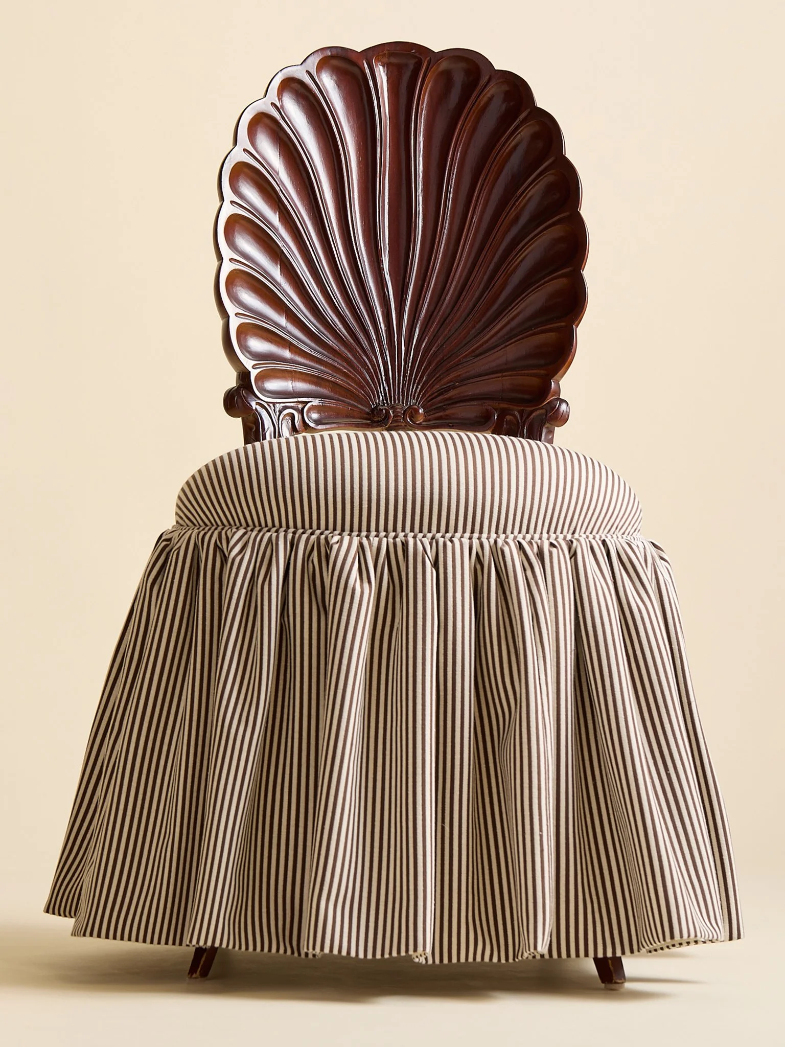 411_TheVintageShellSideChairs_06.jpg