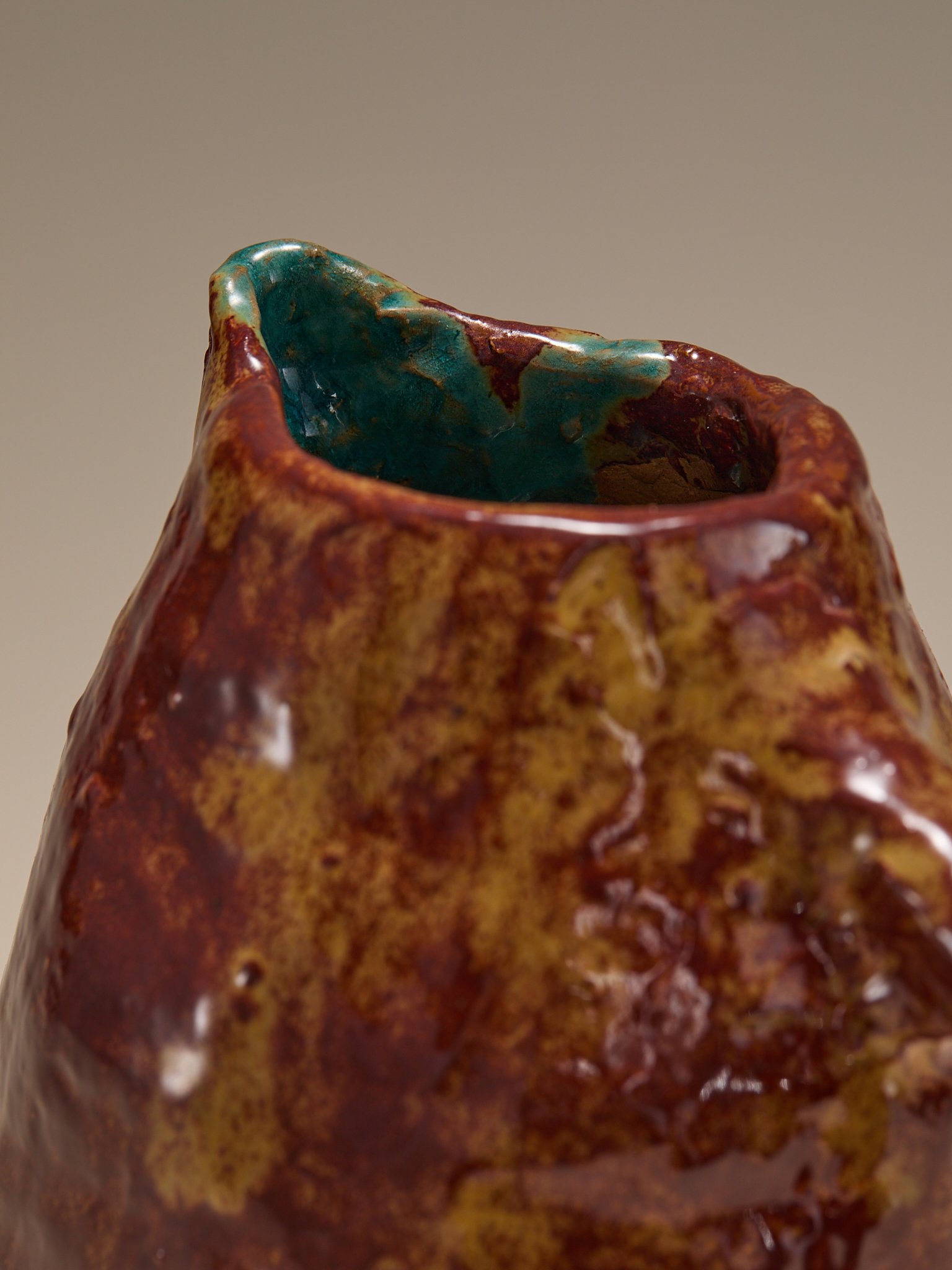 168_TheVintageRedSpeckledPitcher_006.jpg