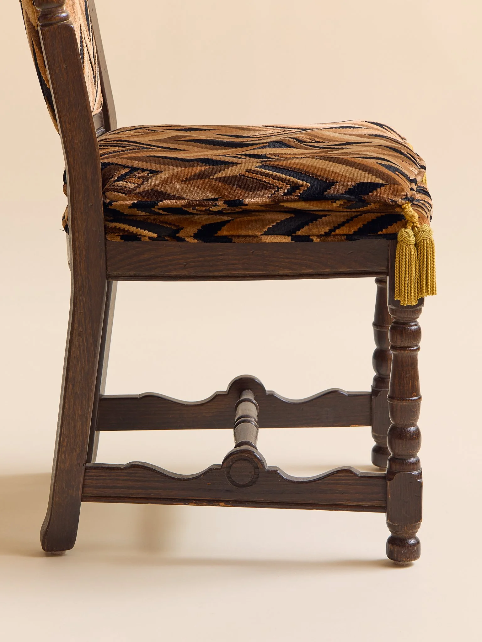 198_TheVintageNeoRenaissanceZigzagUpholsteredSideChair_005.jpg