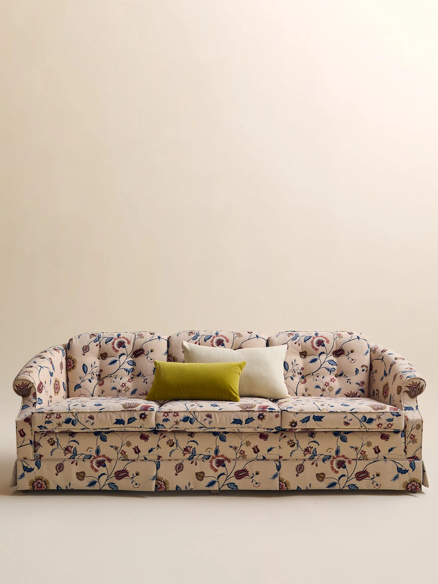 264_TheVintageEthanAllenPrintedWoolFloralSofa_001.jpg