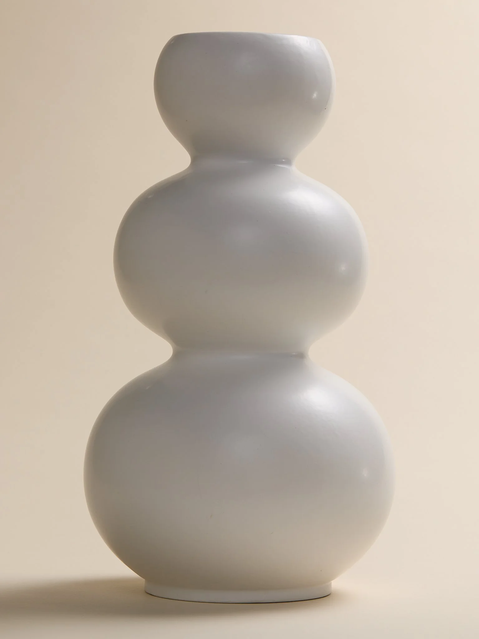 Shot_75_TheWhiteCeramicBubbleVase_004.jpg