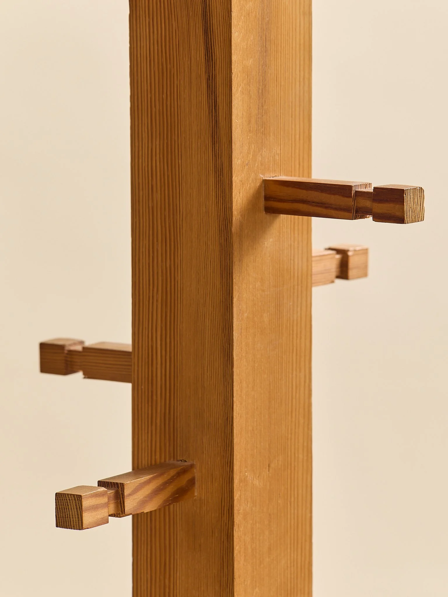314_TheVintageSwedishPineCoatRack1970s_06.jpg