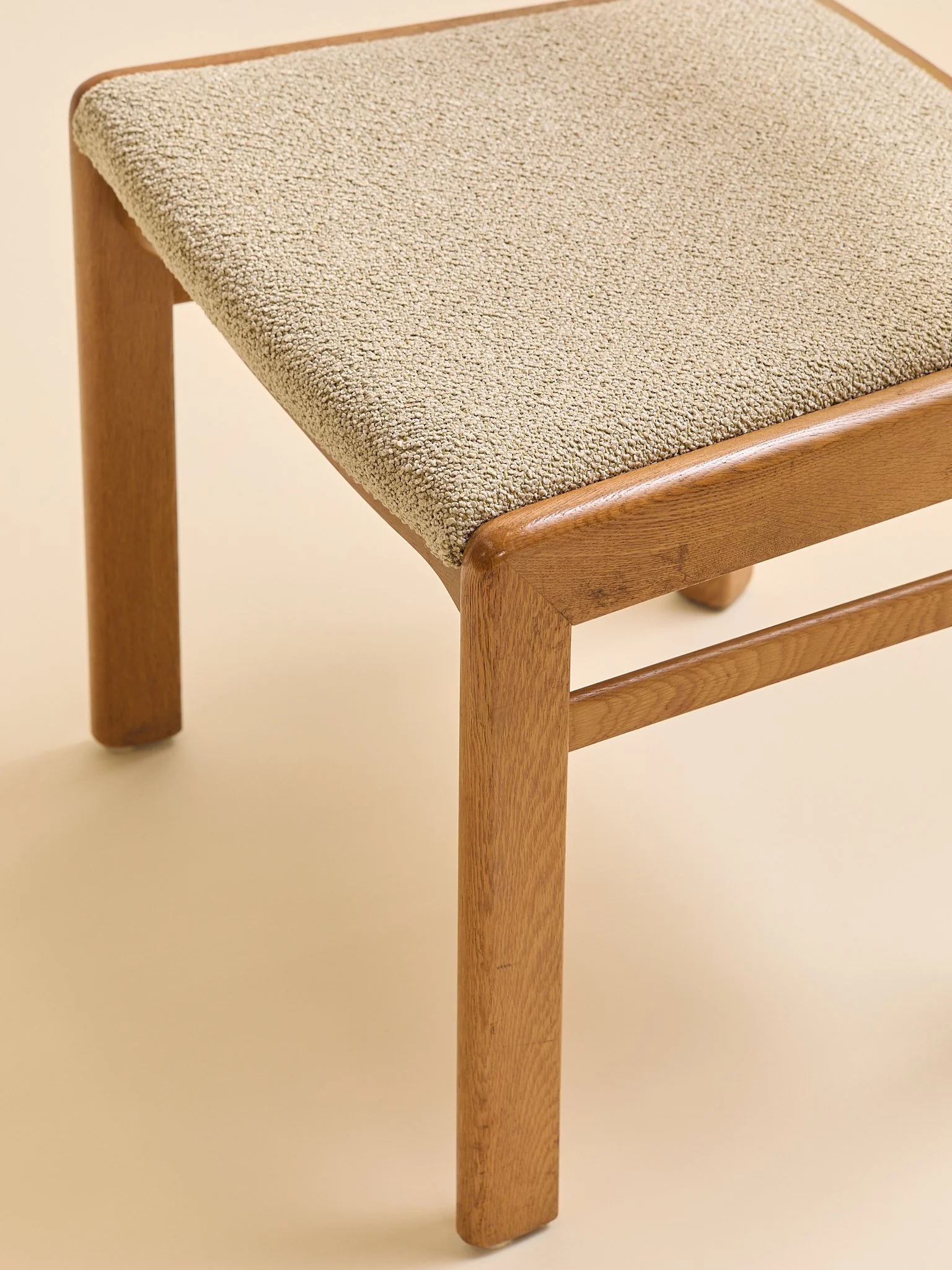 378_TheVintageStyleOfMollerOak&BoucleDiningChairs1970s_15.jpg